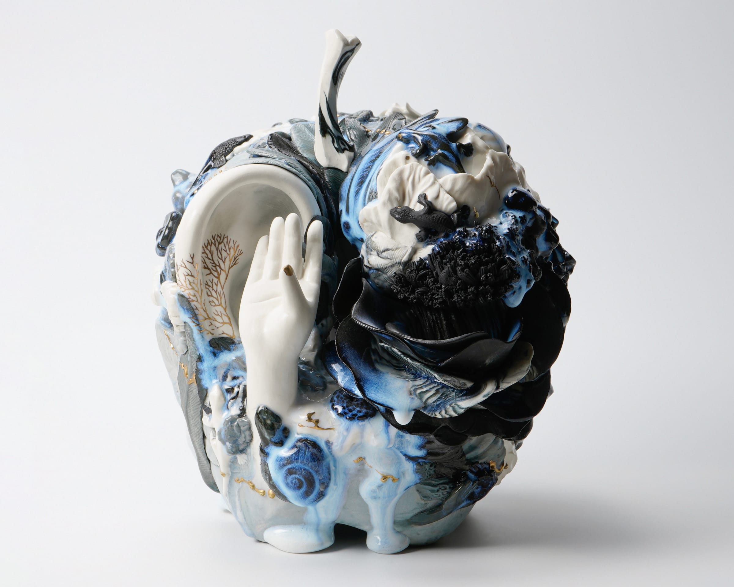 Oishi Sayaka 大石早矢香, Sensitive apple -black and white-, 2024 | Dai Ichi Arts  | Japanese Modern Art