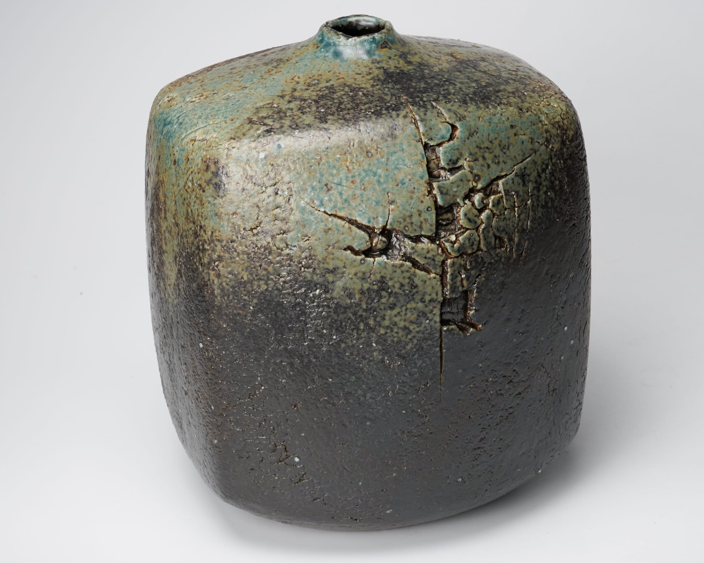 Kato Kiyoyuki 加藤清之, Blue Ash Glazed Jar, 青灰釉壺| Dai Ichi 