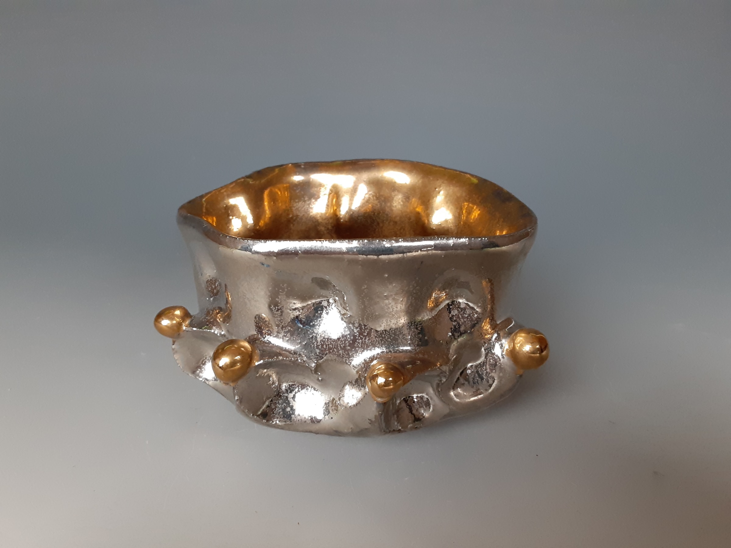 Ishiyama Tetsuya 石山哲也, Gold and Silver Crown Guinomi 金