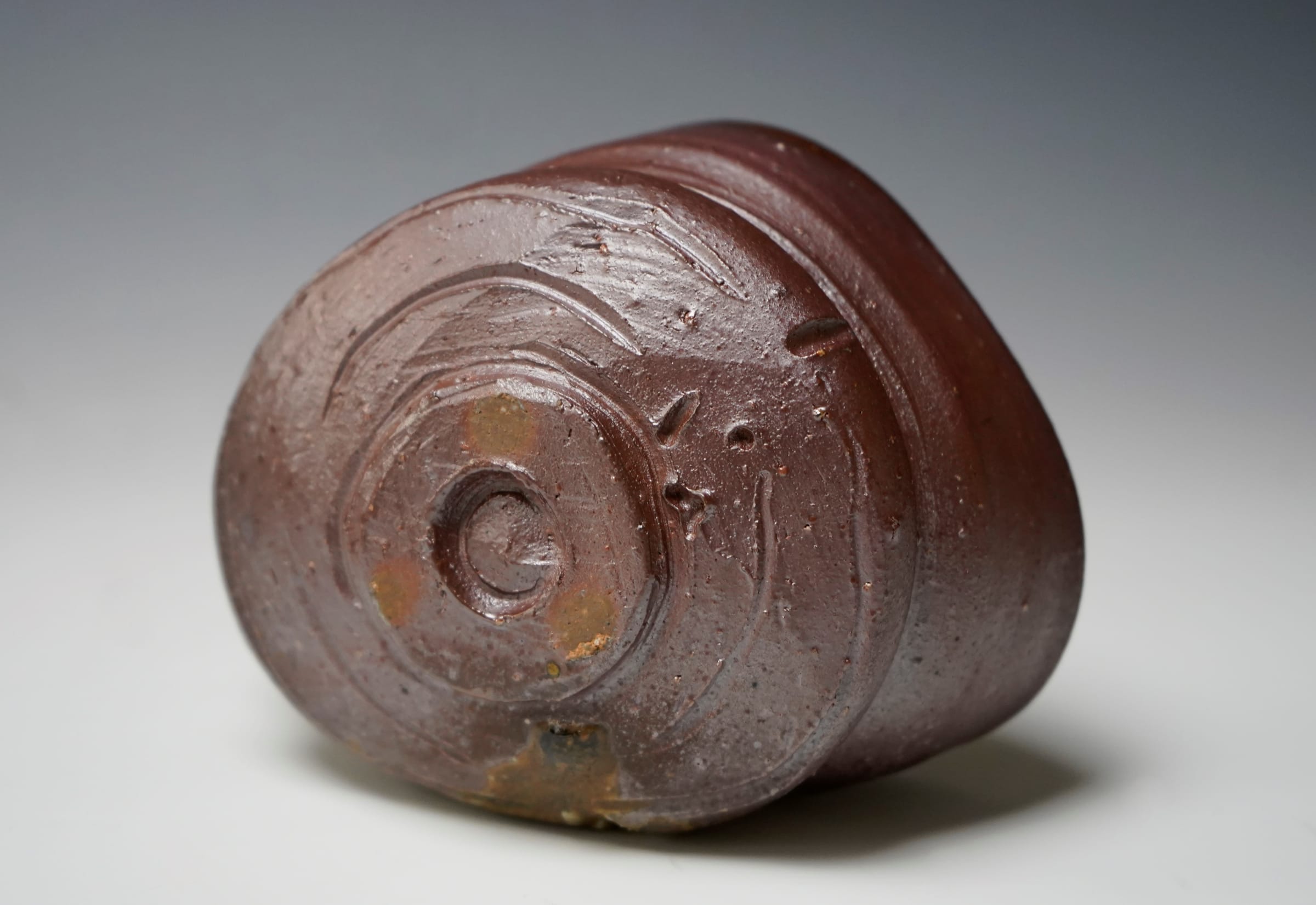 Kaneshige Kosuke 金重晃介, Bizen Shoe Shaped Teabowl 備前