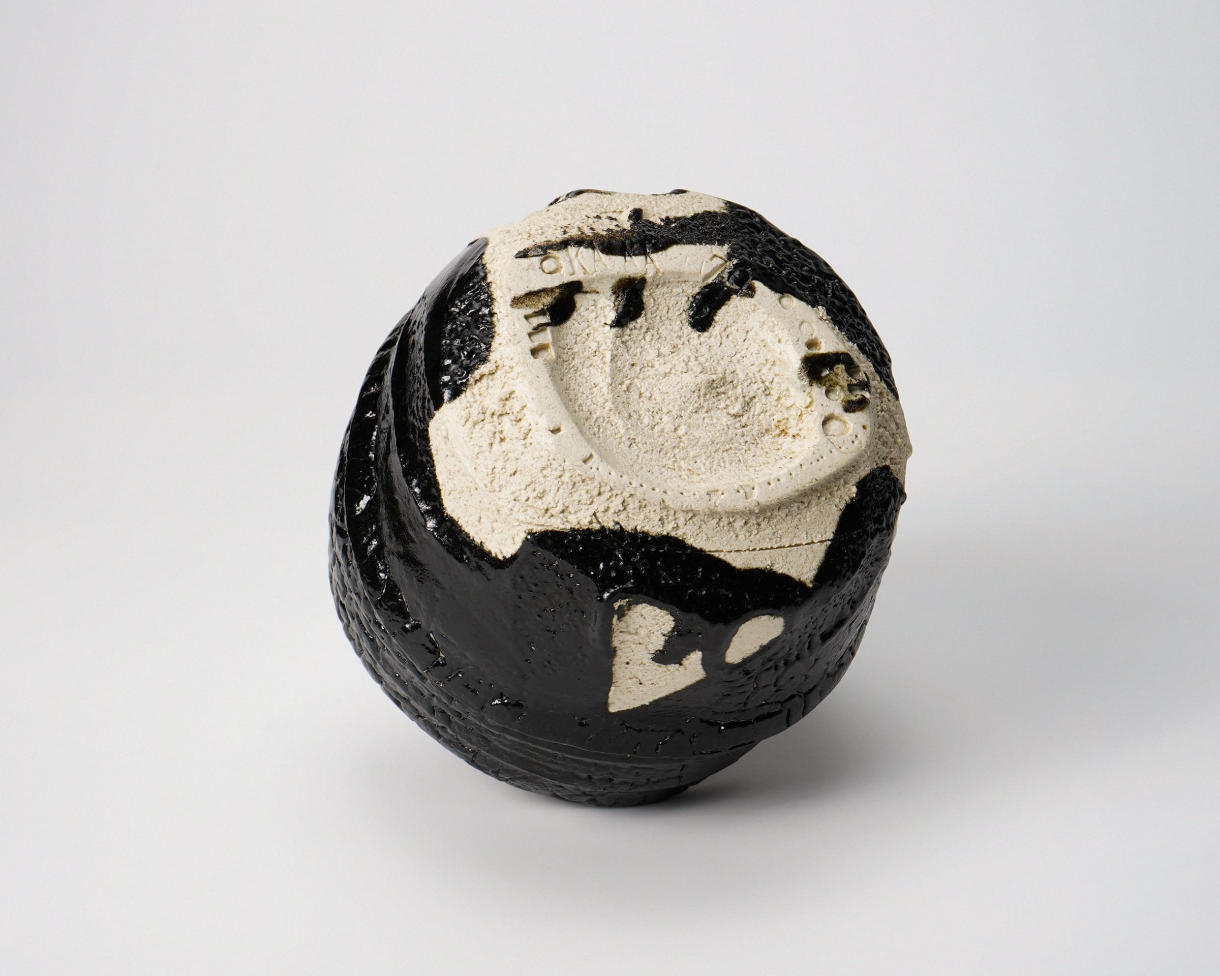 Yamada Tsuyoshi  Yamada Kazu 山田和, Hikidashi-kuro tea bowl, 1990's | Dai Ichi