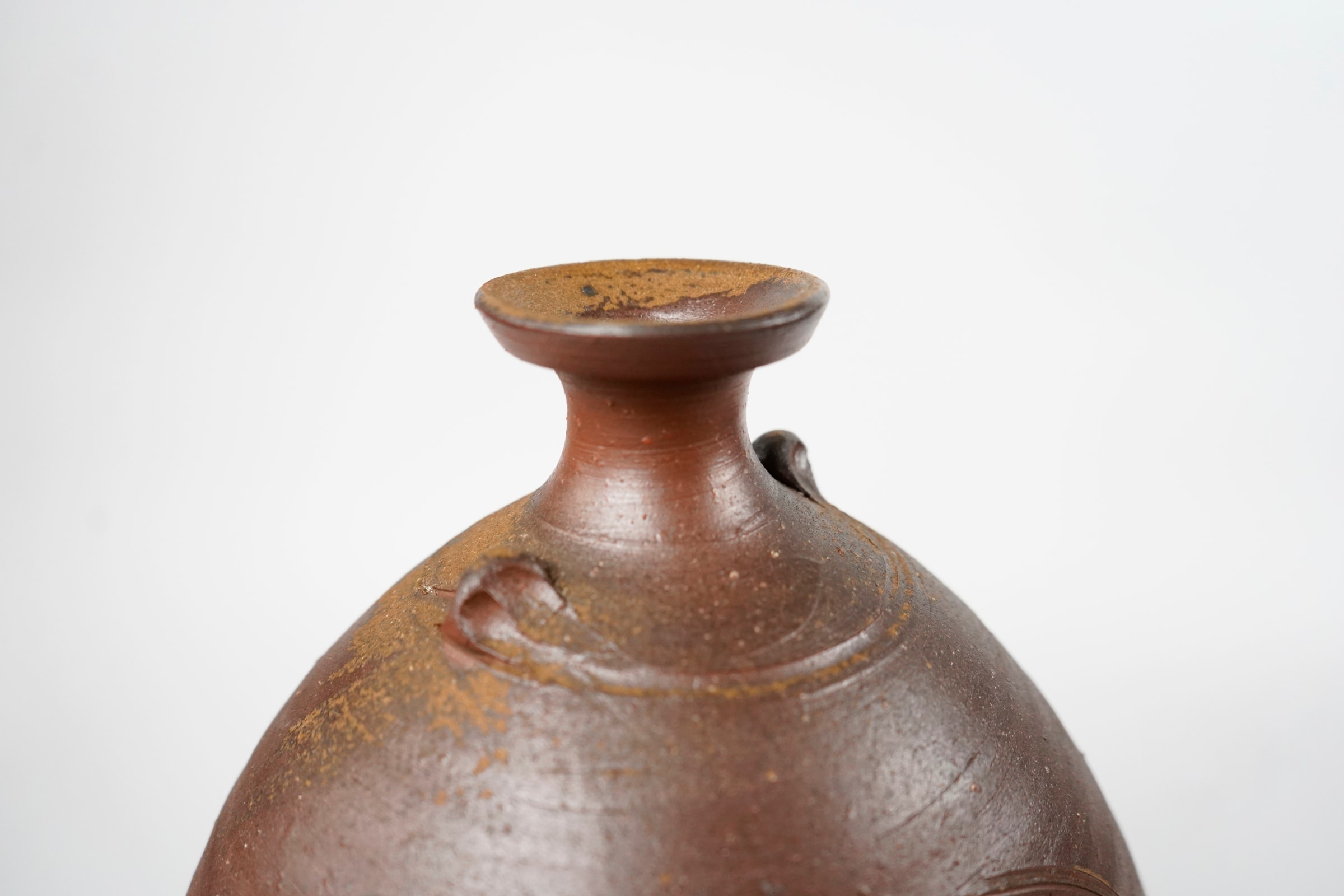Fujiwara Yu 藤原雄, Bizen Tokkuri Shaped Bottle With Grass Fujiwara Yu 藤原雄, Bizen Tokkuri Shaped Bottle With Grass