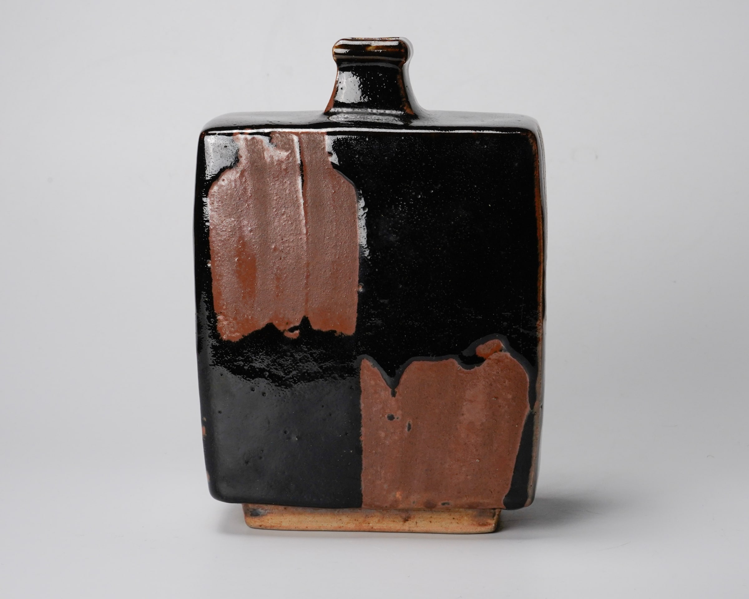 Hamada Shoji 濱田庄司, Iron glazed square bottle with finger