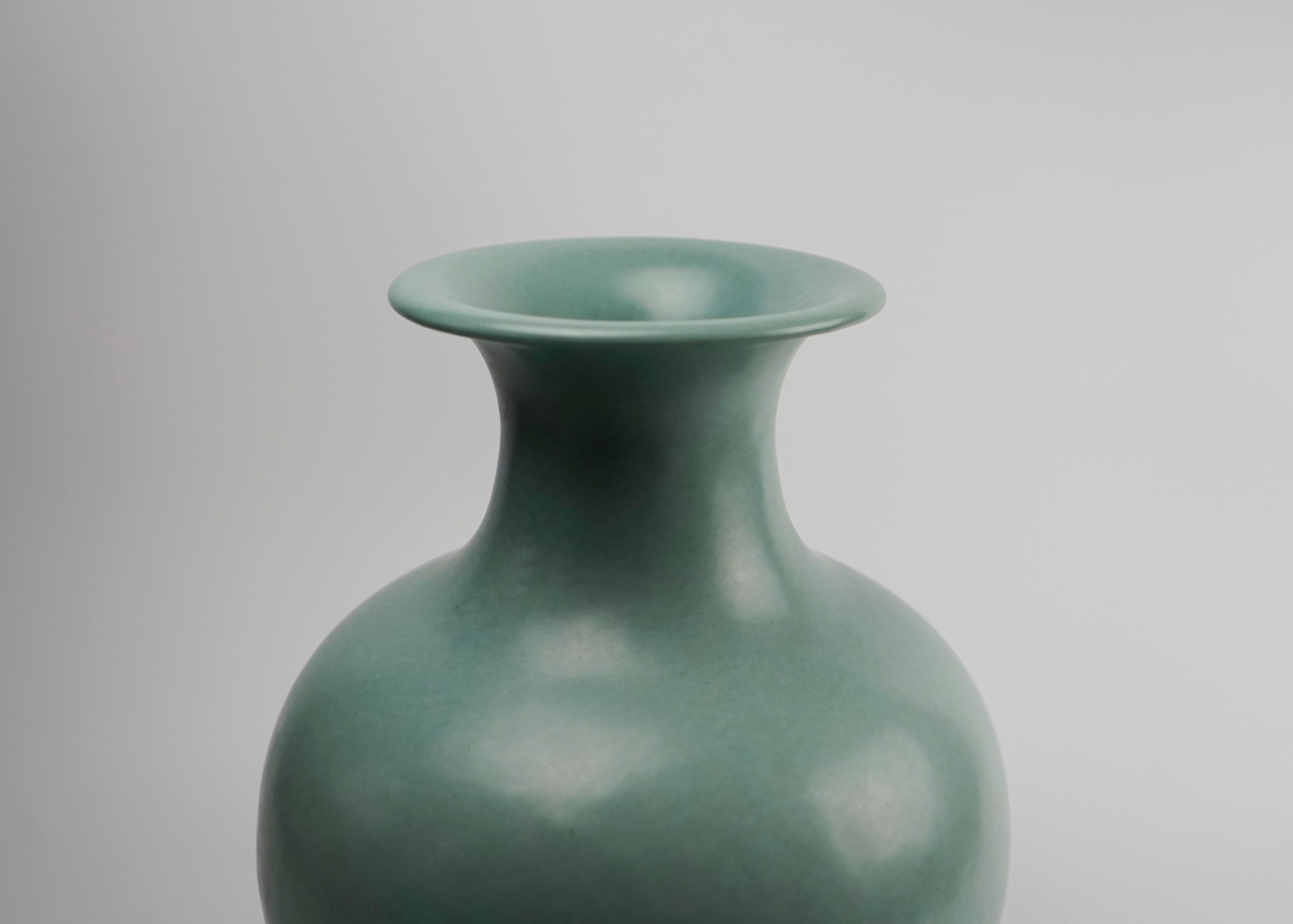 Nakashima Hiroshi 中島 宏, Celadon Jar 青磁 壺 | Dai Ichi