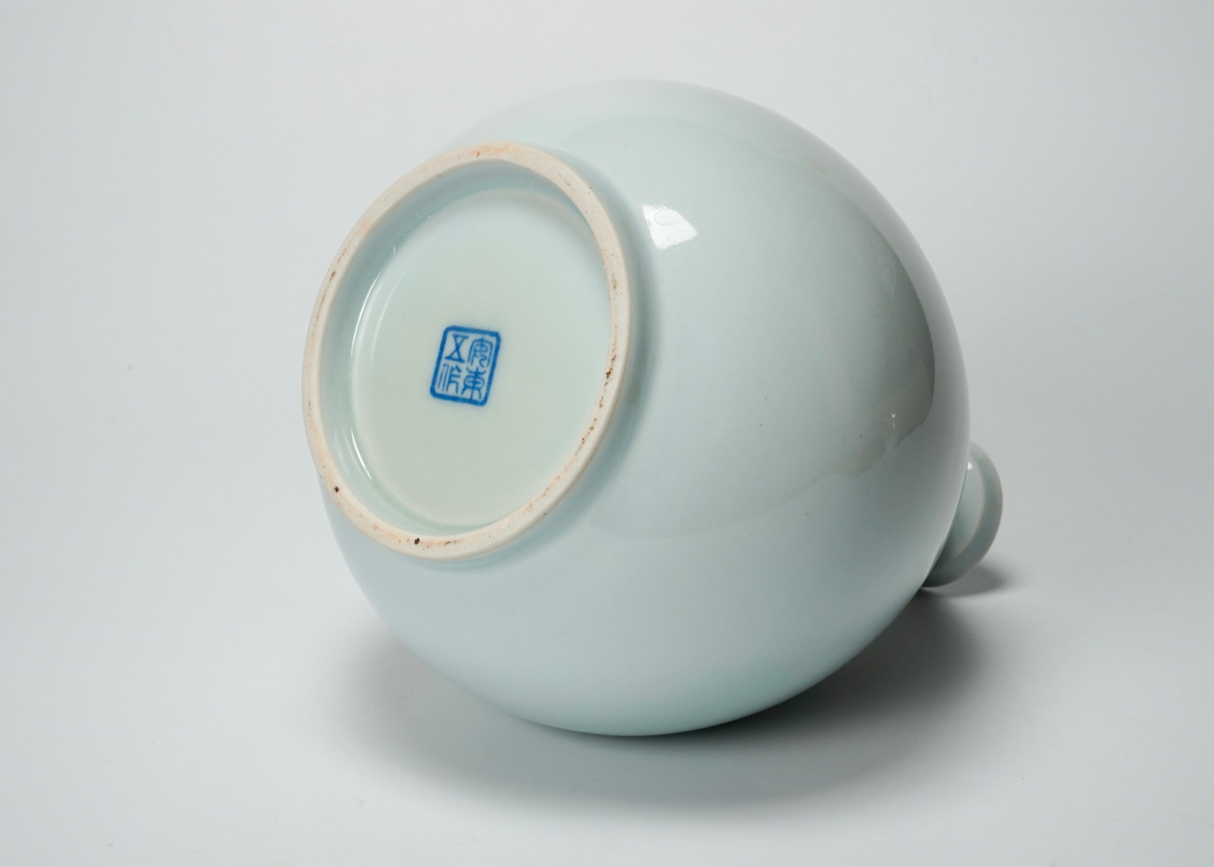 安東五　壺 Ahn Dong-Oh 안동오 (An Togo 安東五), Flower Vase 白磁瑠璃