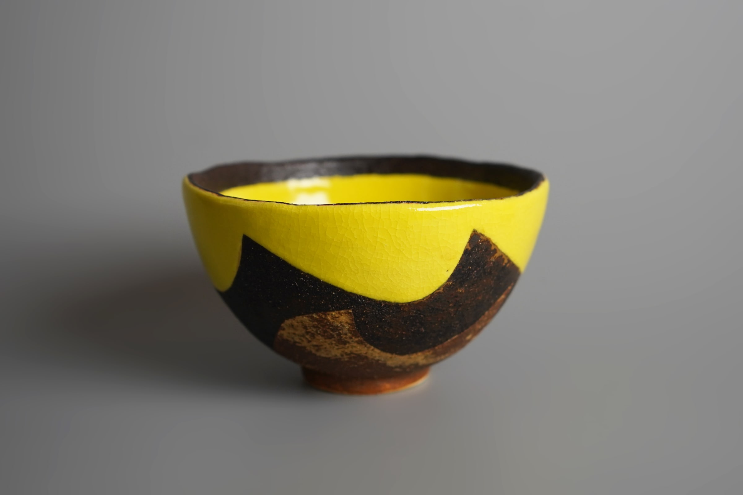 Yanagihara Mutsuo 柳原睦夫, Yellow Oribe Tea Bowl 黄織部茶碗, 1989 