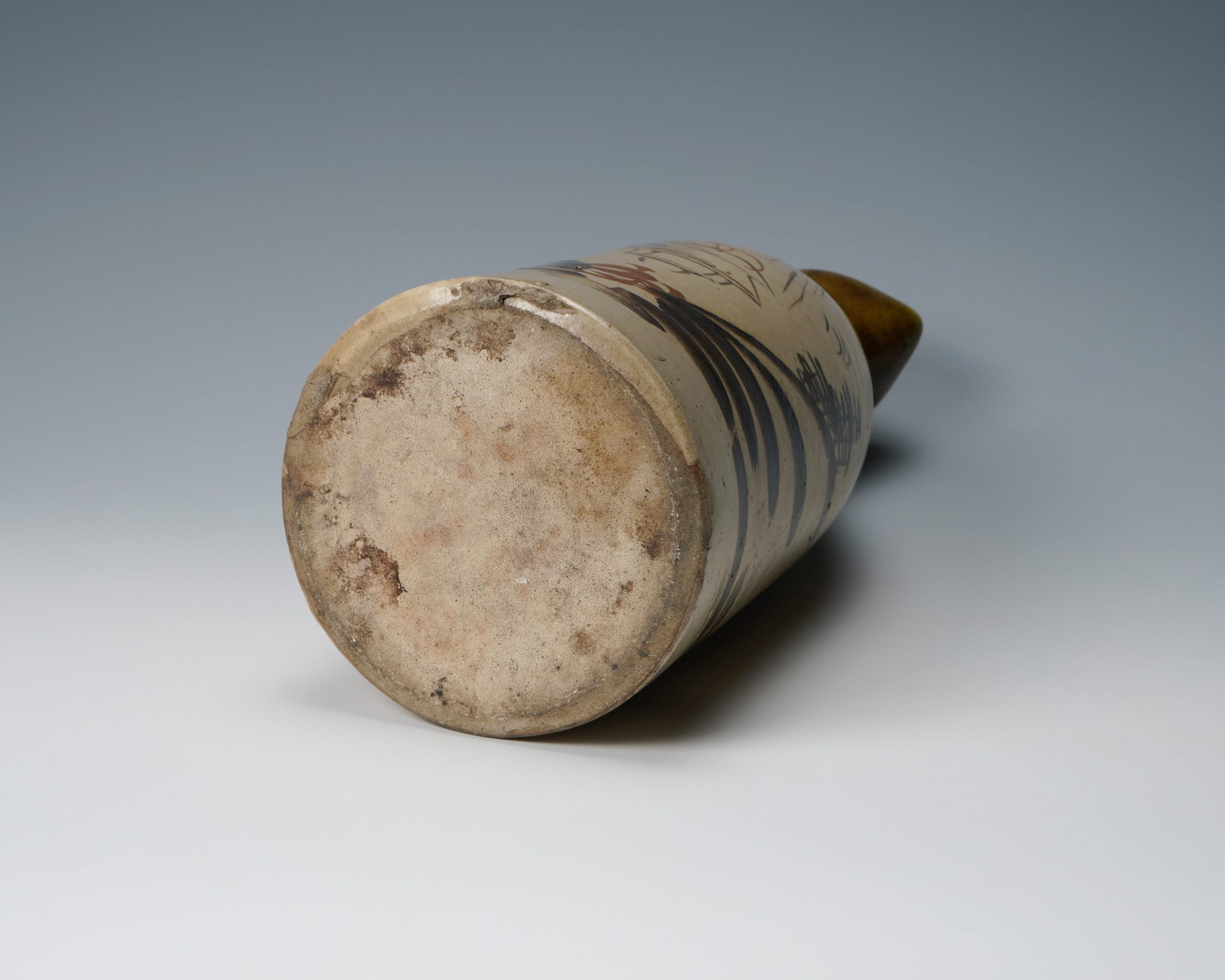 スーツ特別割引クーポン Large Seto sake bottle showing a mountain waterway landscape 工芸品
