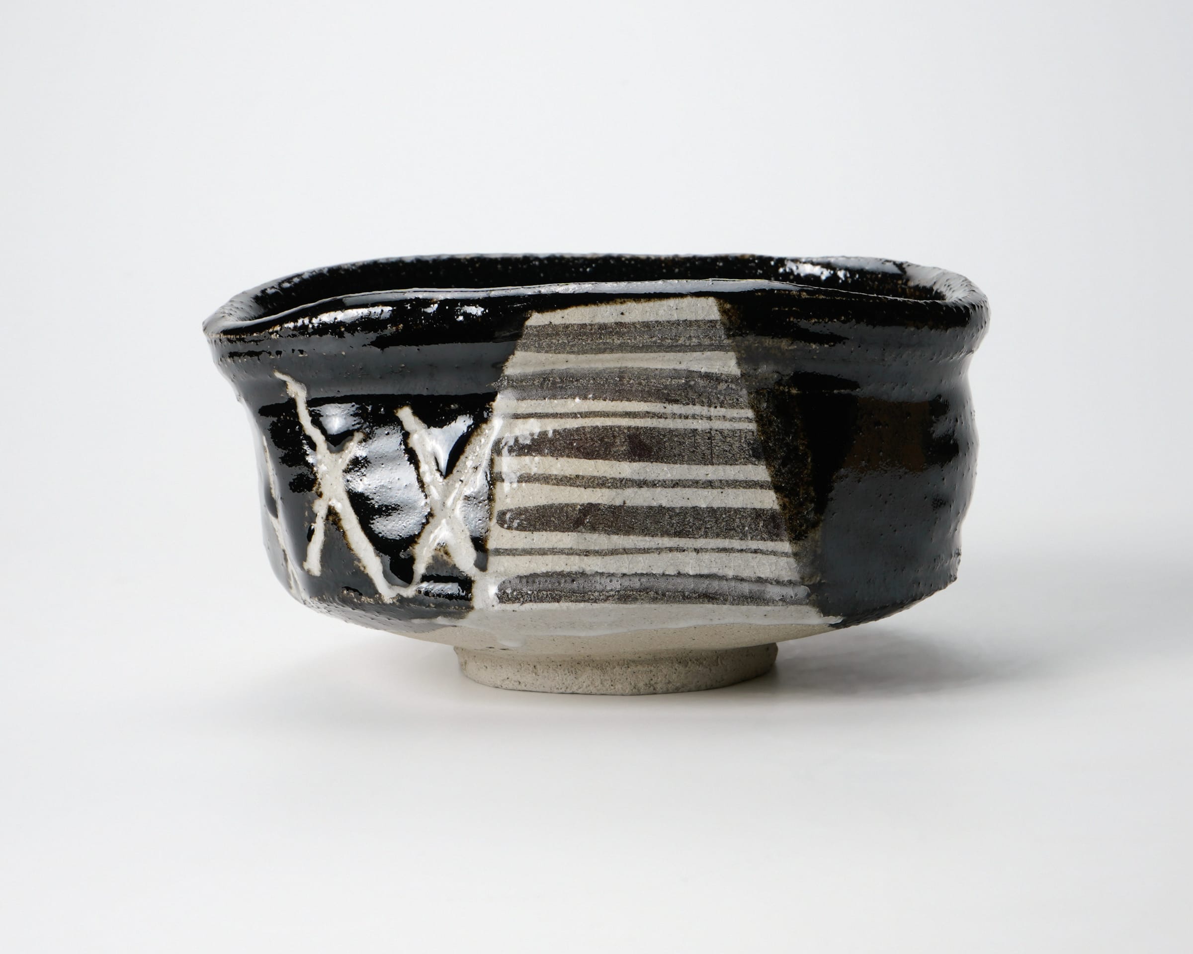 Takiguchi Kiheiji 瀧口喜兵爾, Black Oribe Tea Bowl | Dai Ichi Arts