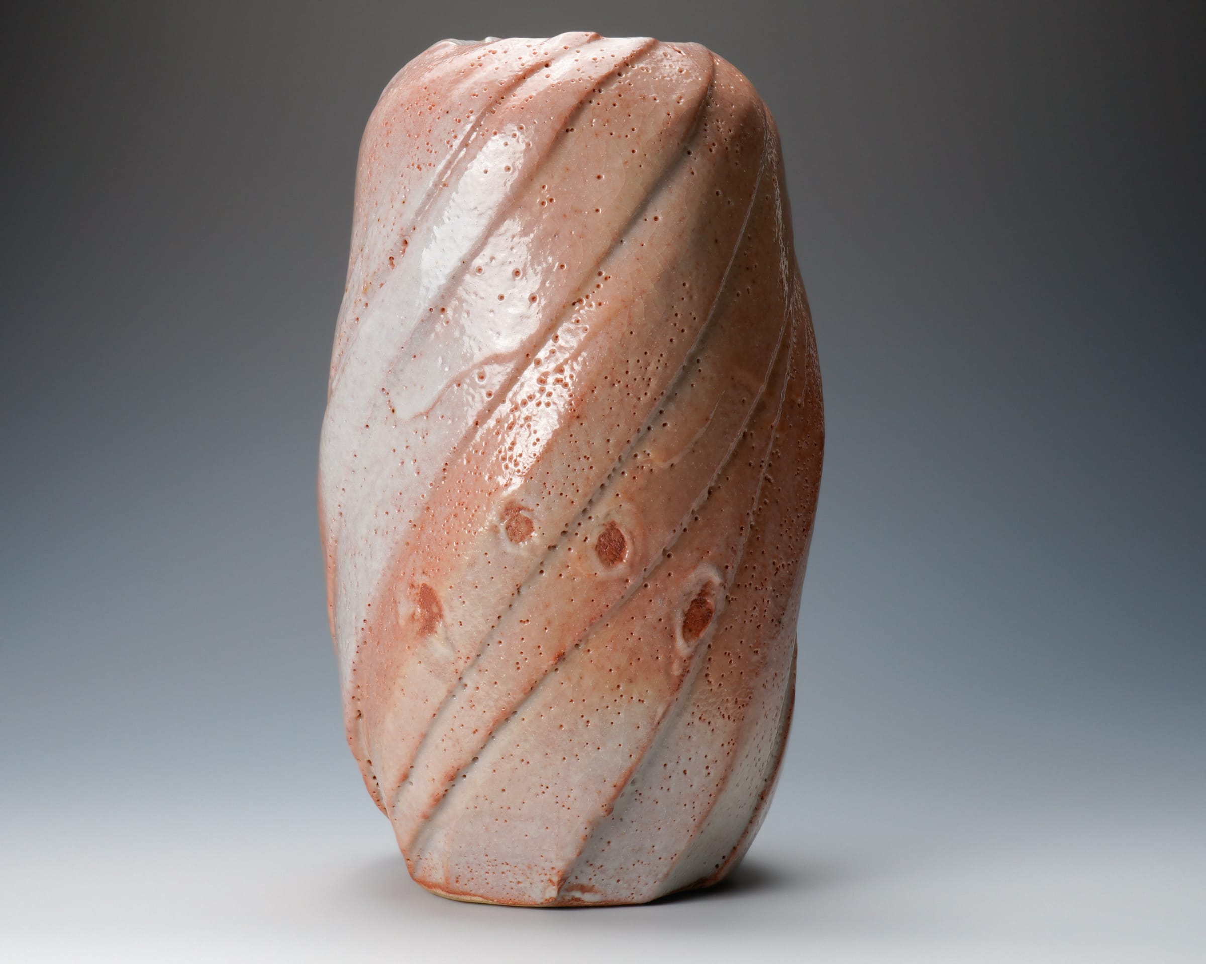 KATO Yasukage XIV 十四代加藤康景, Shino flower jar | Dai KATO Yasukage XIV 十四代加藤康景, Shino flower jar | Dai