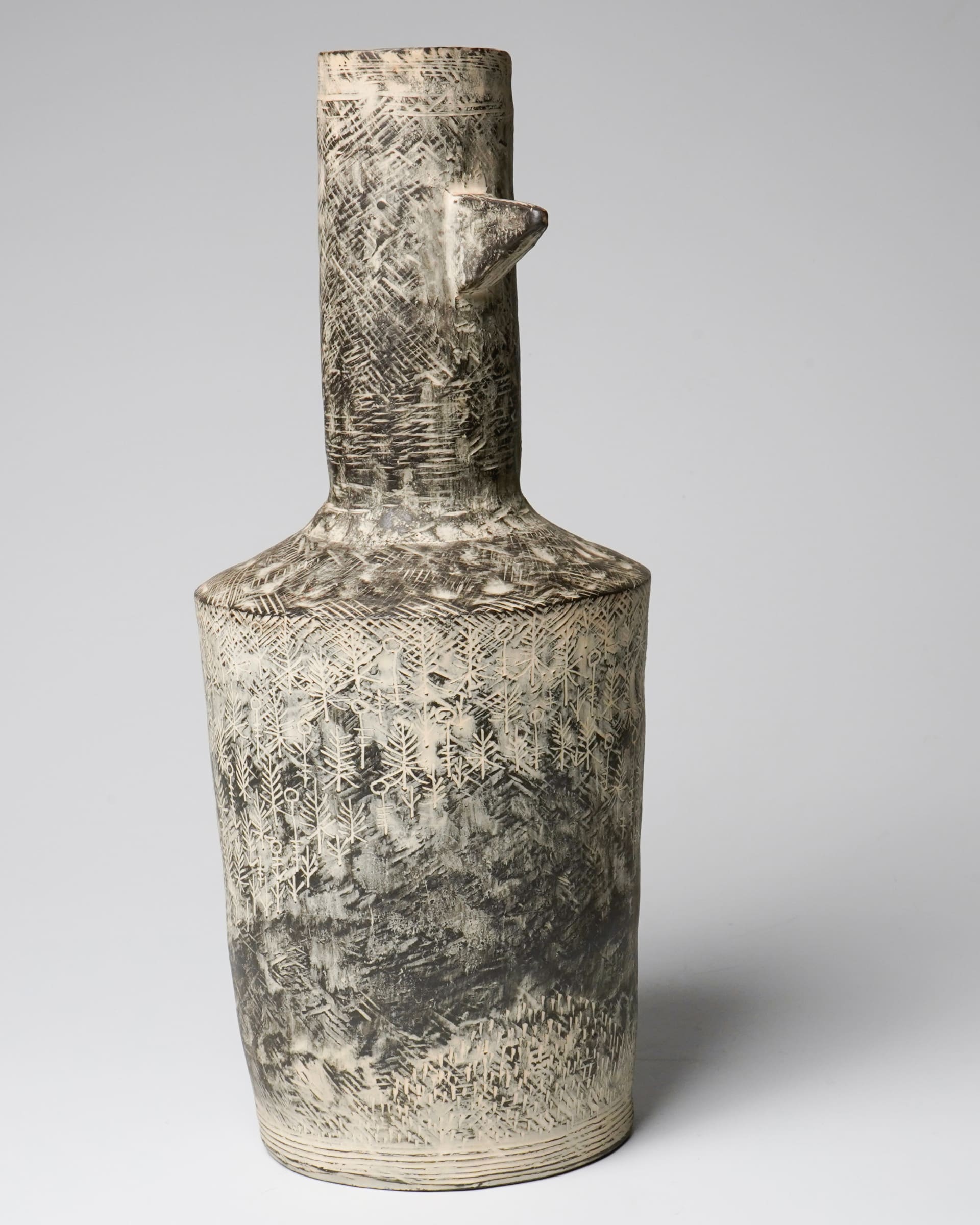 Yasuhara Kimei 安原喜明, Flower Vase 花挿 炻器線彫文 | Dai Ichi