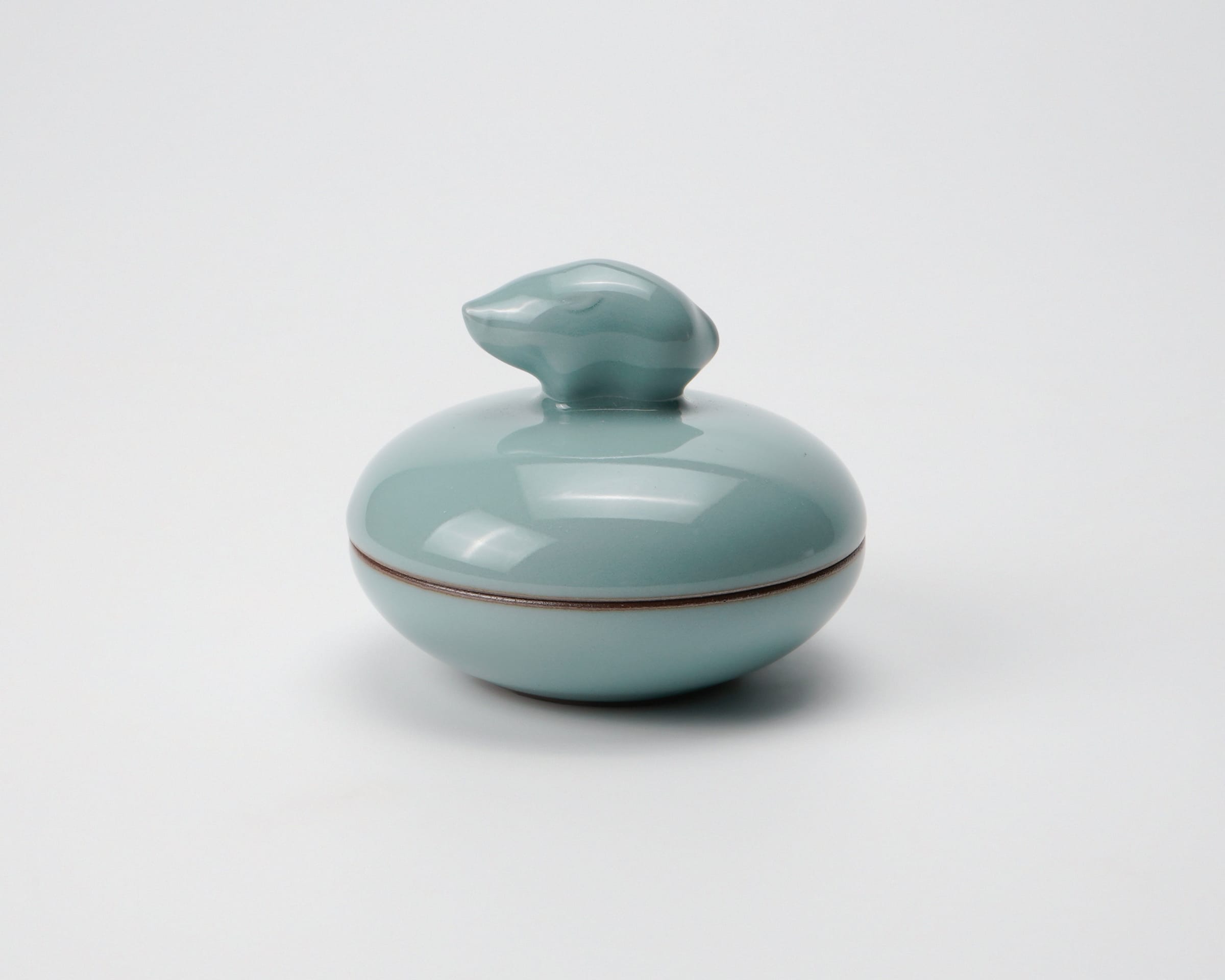 SUWA Sozan Ⅲ 三代諏訪蘇山, Incense container with boar 青瓷干支亥香盒| Dai Ichi Arts |  Japanese Modern Art
