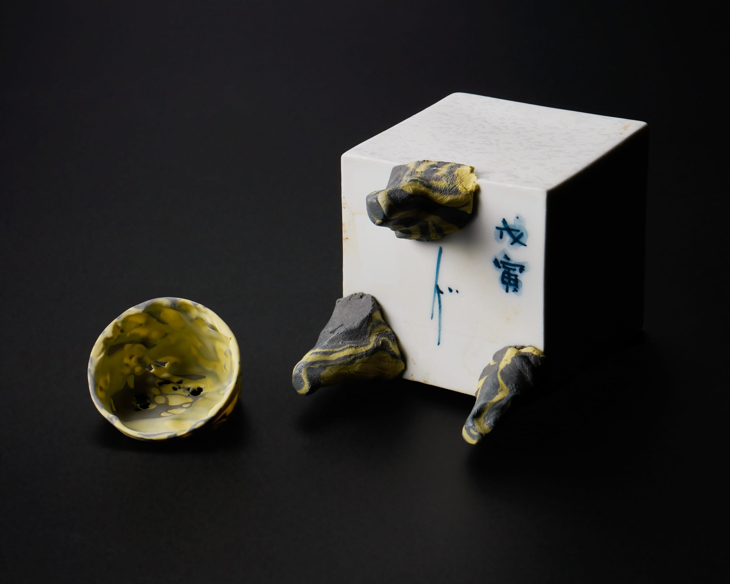 ［希少］天然貝殻彫刻芸術品 Nagae Shigekazu 長江重和, Tiger shaped incense burner 戊寅の