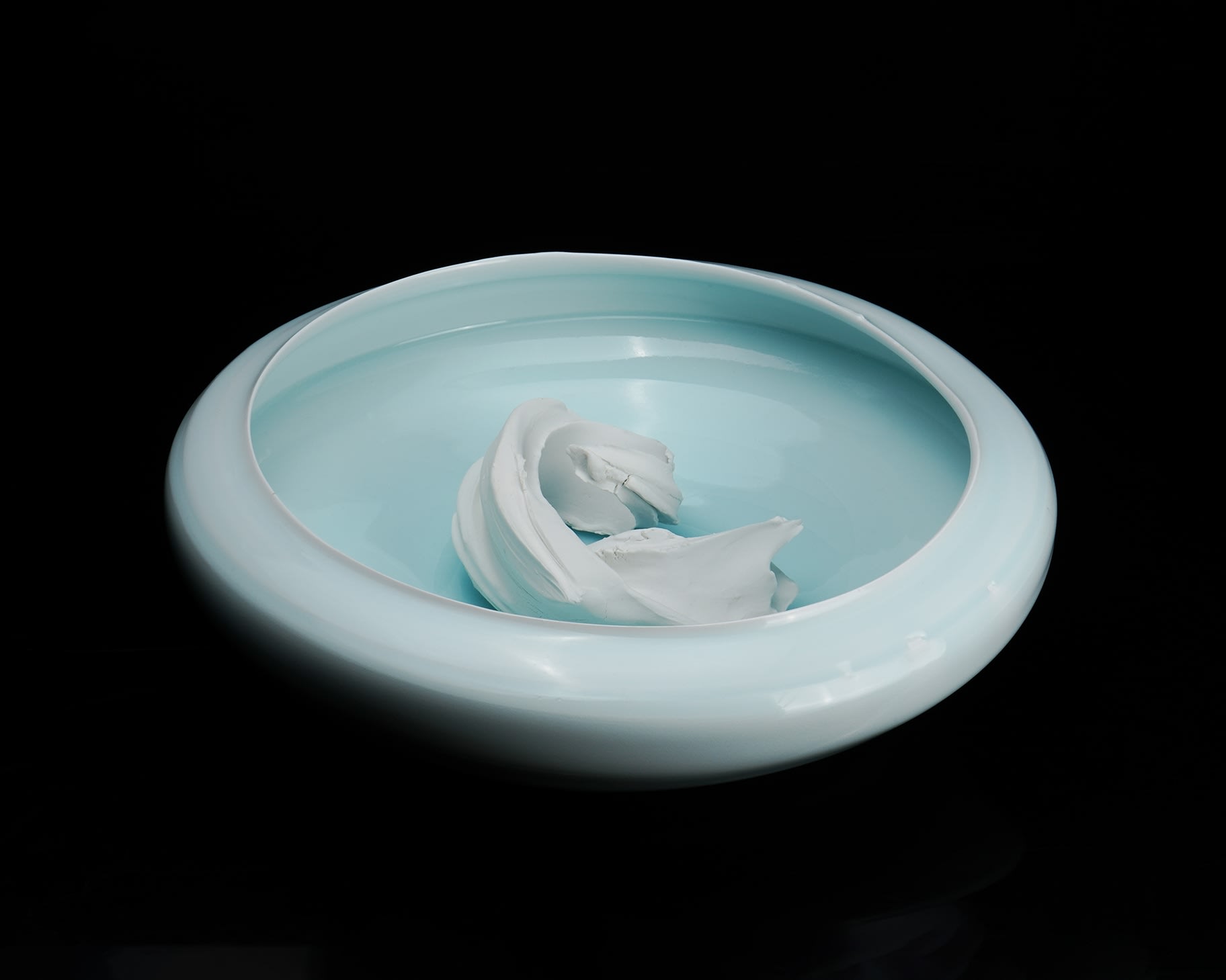 Kato Tsubusa 加藤委, Porcelain moribana vase/sculpture