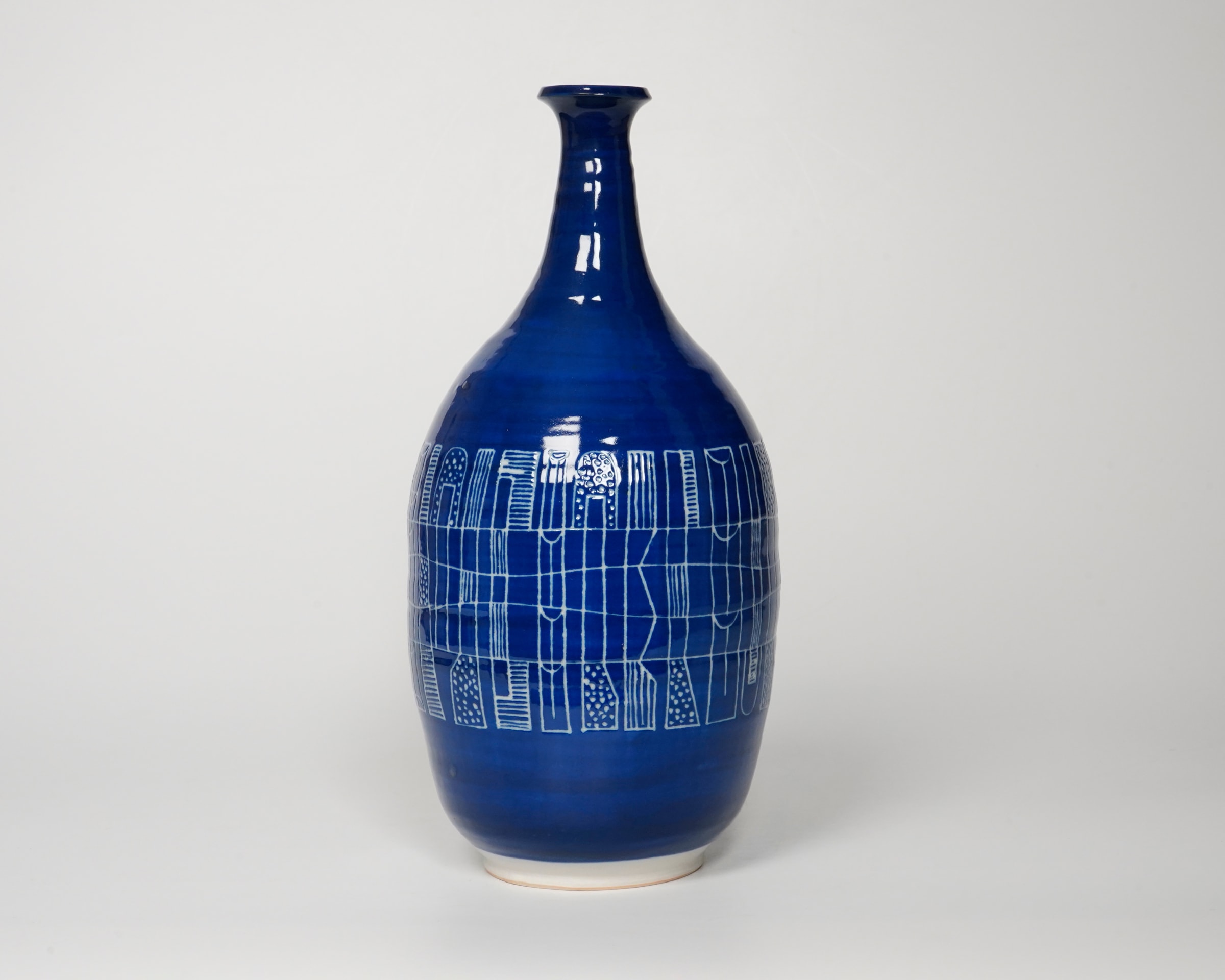 Yasuhara Kimei 安原喜明, Flower Vase 紺泥線彫文, Early 1950s | Dai Ichi Arts |  Japanese Modern Art