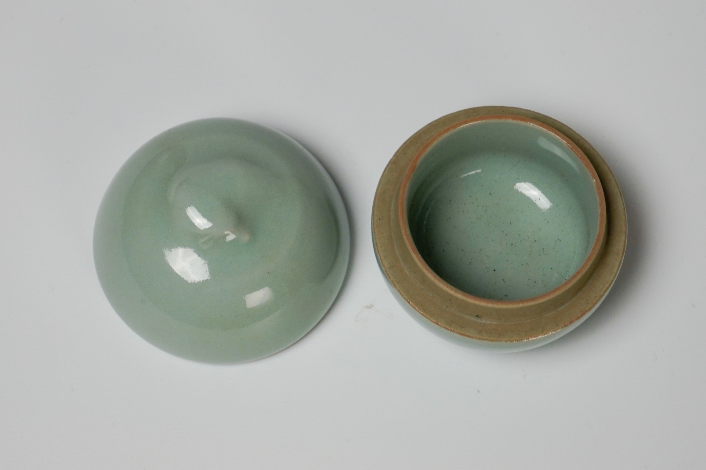 SUWA Sozan II 諏訪蘇山二代, Incense Container with Ox Motif 青磁牛香合| Dai Ichi Arts  | Japanese Modern Art