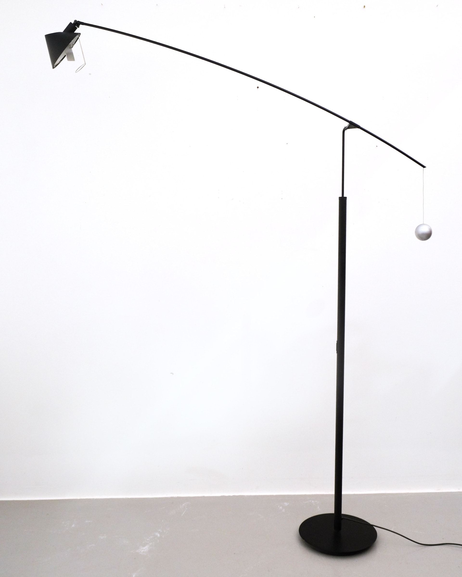 Carlo Forcolini Black swivel arm floor lamp with counterweight 8 Holland Street