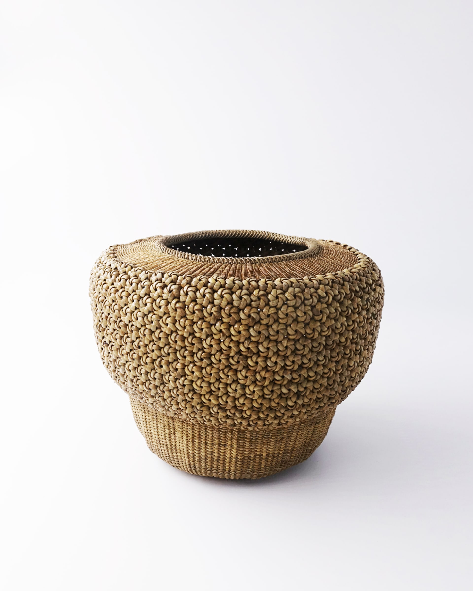 Junpei Kawaguchi, 'Enten' Iron-Dyed Rattan Flower-Knot