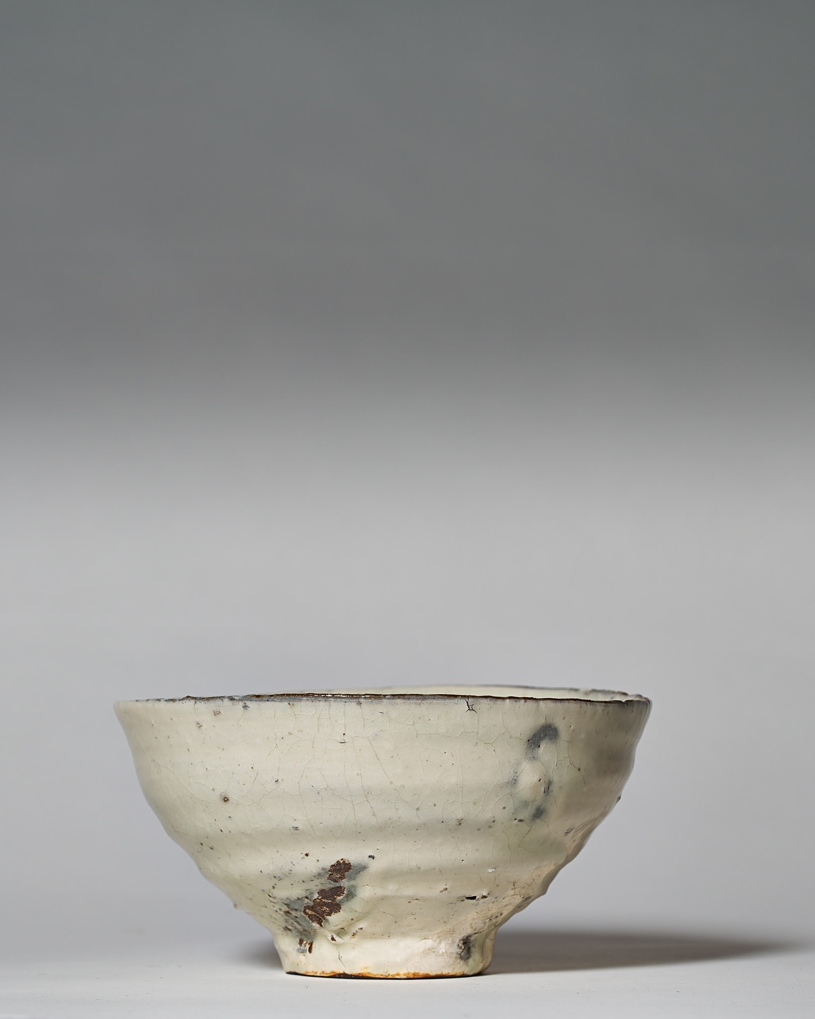 Shiro Tsujimura, 粉吹茶碗| Ippodo Gallery