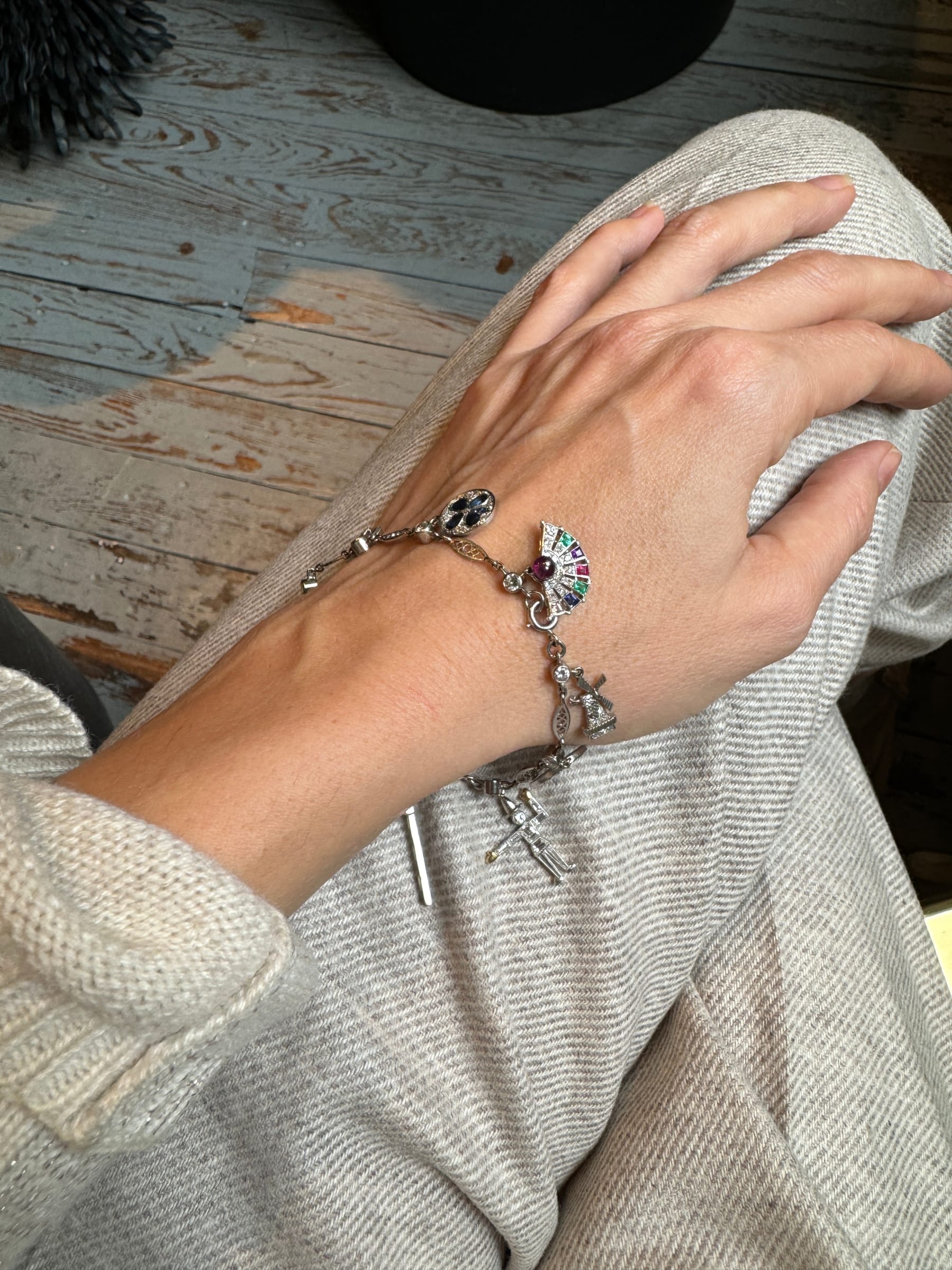 Cartier charm bracelet hot sale