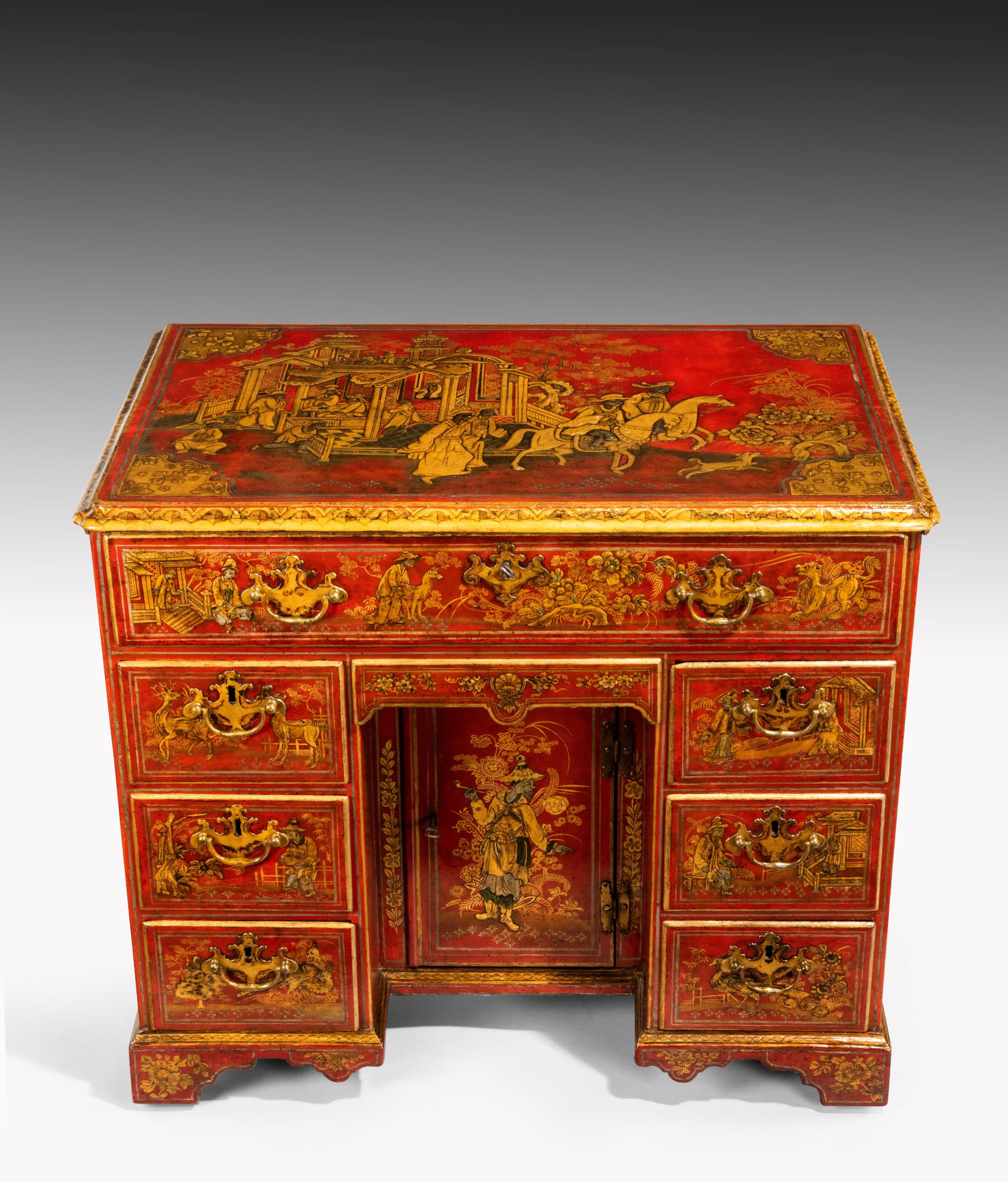 【中古】 The Jury RolfeKent George II Scarlet Japanned Kneehole Chest | Thomas Coulborn