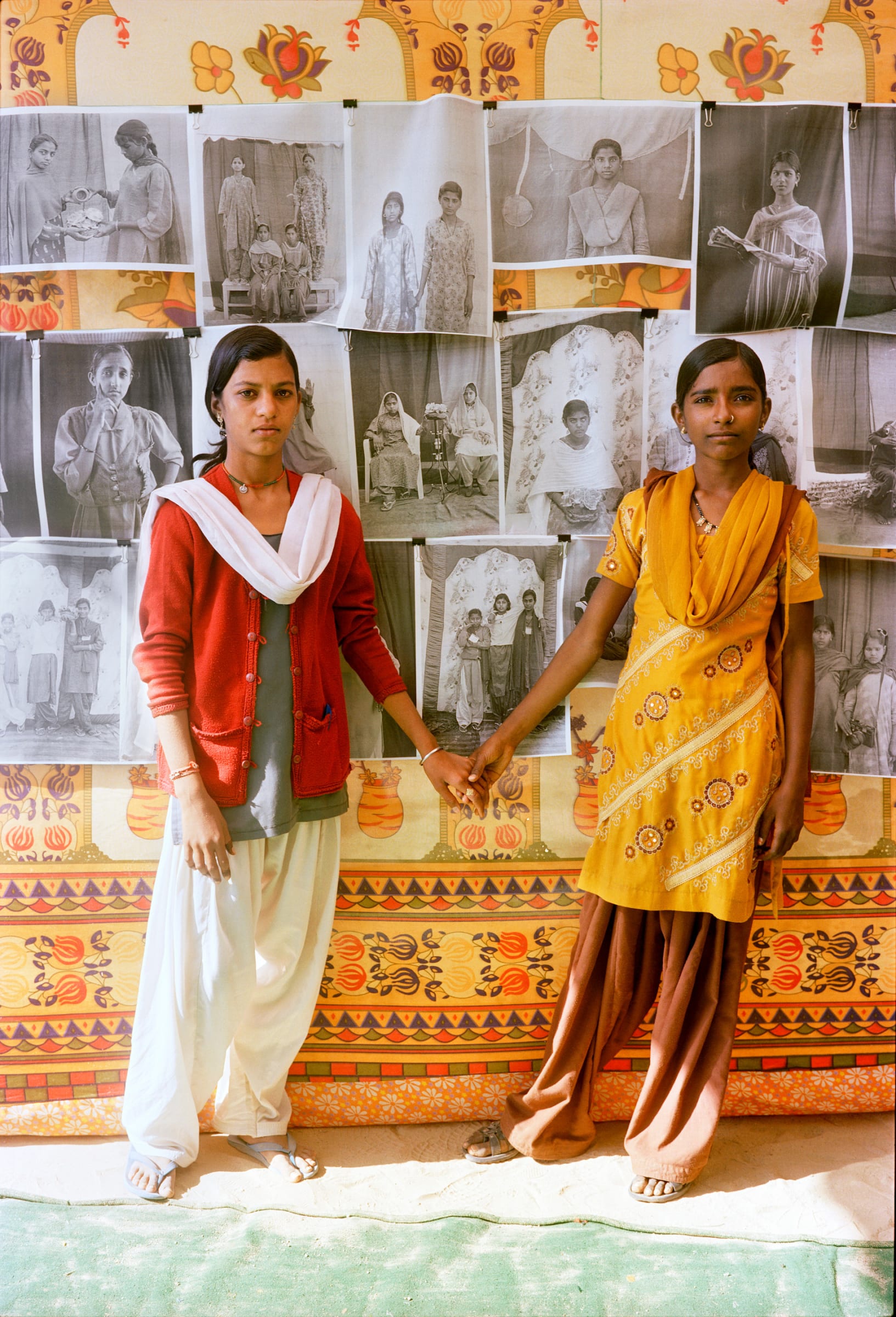 大人気新品 Parvati', and 'Manju Gill, Gauri 2010 series the from アート・デザイン・音楽