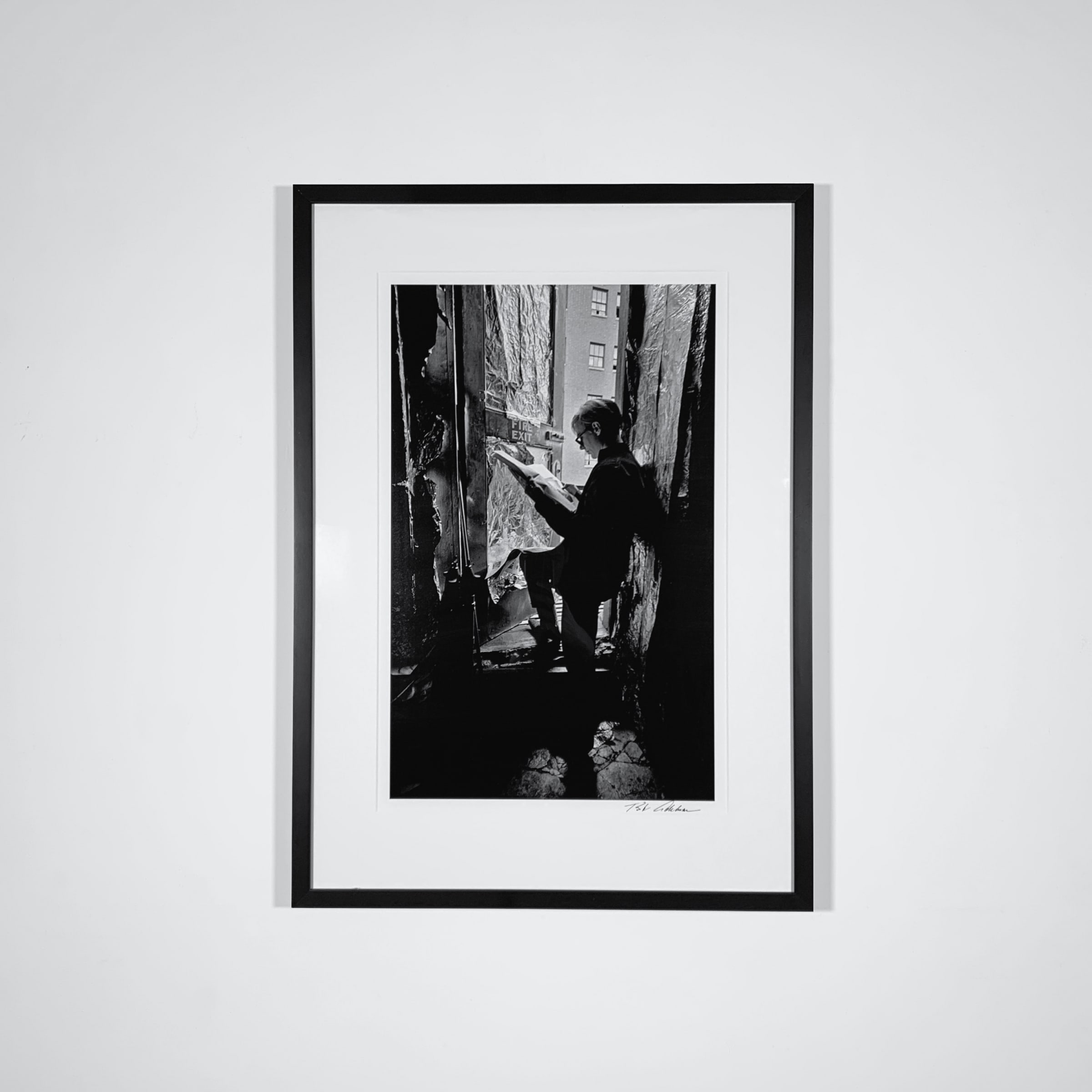 Bob Adelman, Andy Warhol in the silver-foil covered bathroom