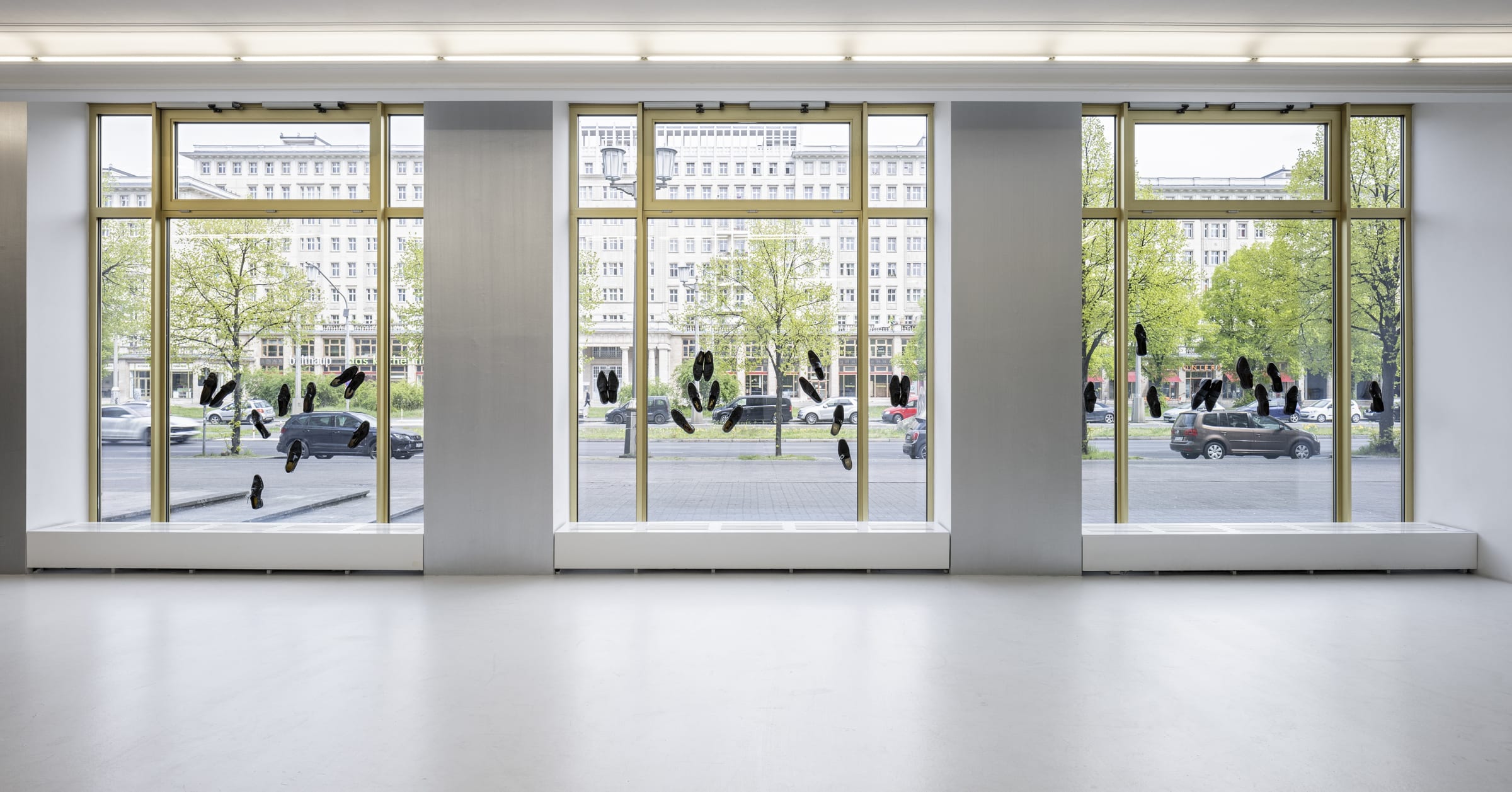 Stanislava Kovalcikova am I dead yet Installation View April 29 – May 27, 2022 Peres Projects, Berlin Photographed by: Timo...