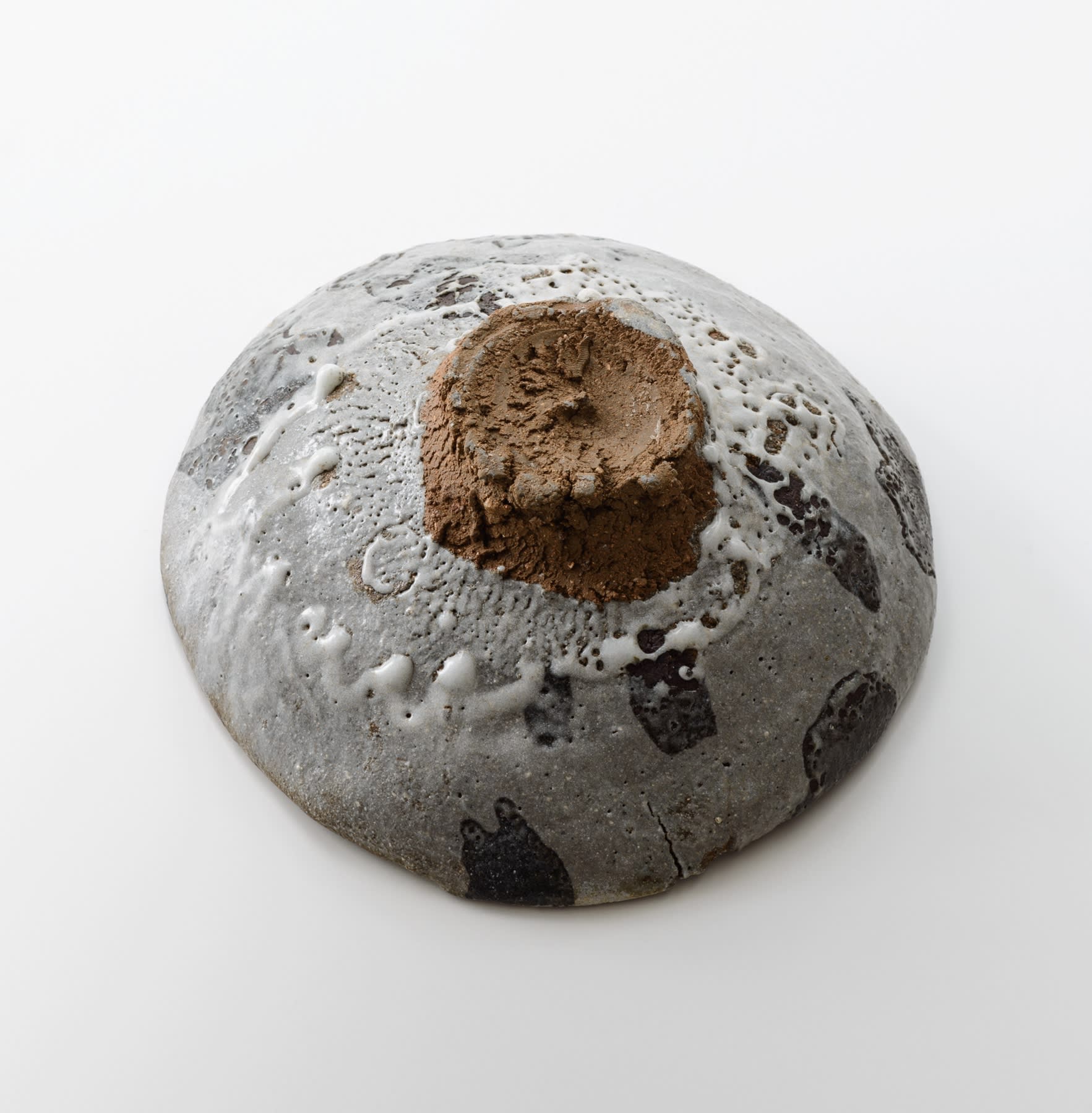 加藤 委, 川小牧鉄絵茶碗, 2013 | Sokyo Gallery