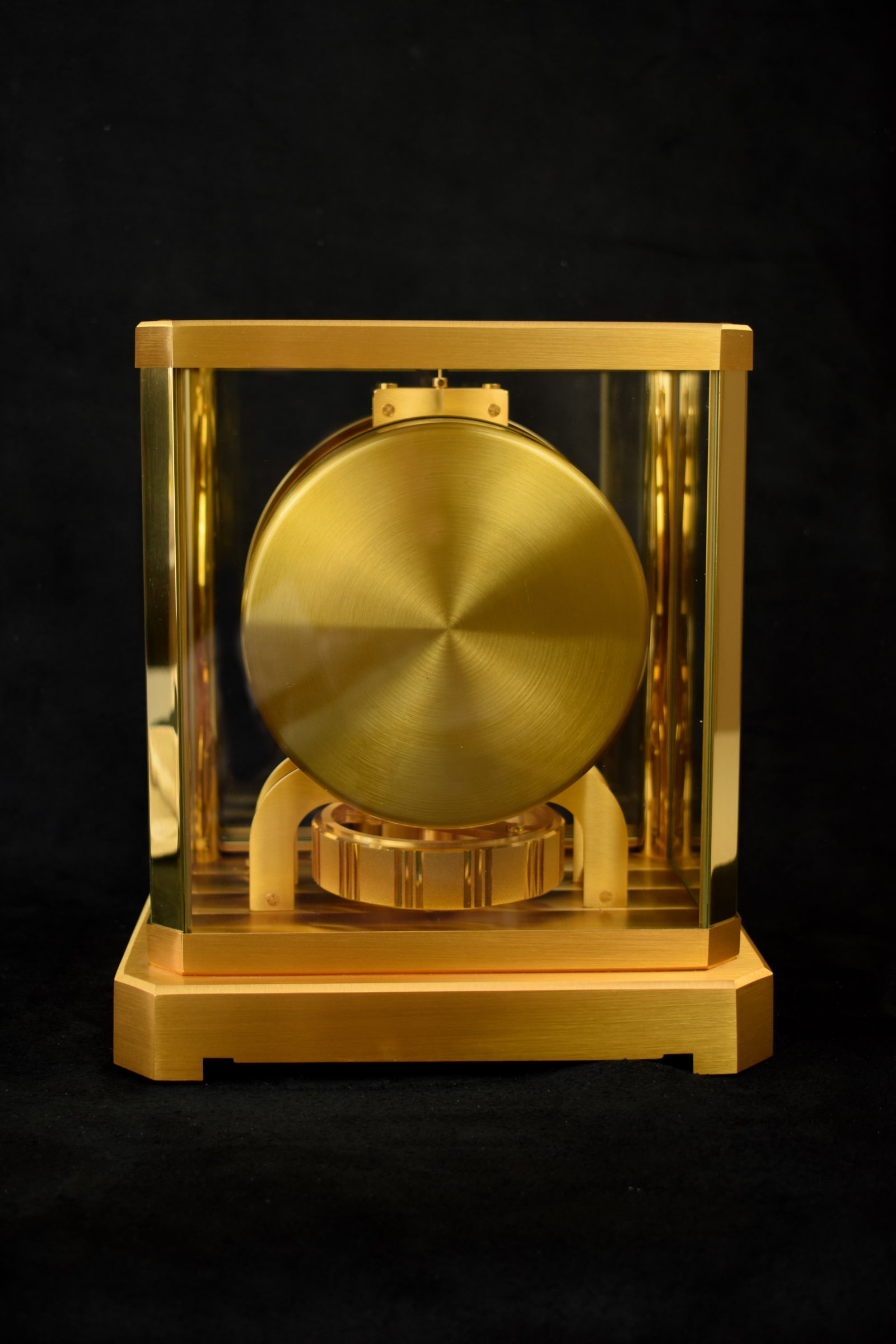 Jaeger LeCoultre, Jaeger LeCoultre Atmos Gold with custard dial