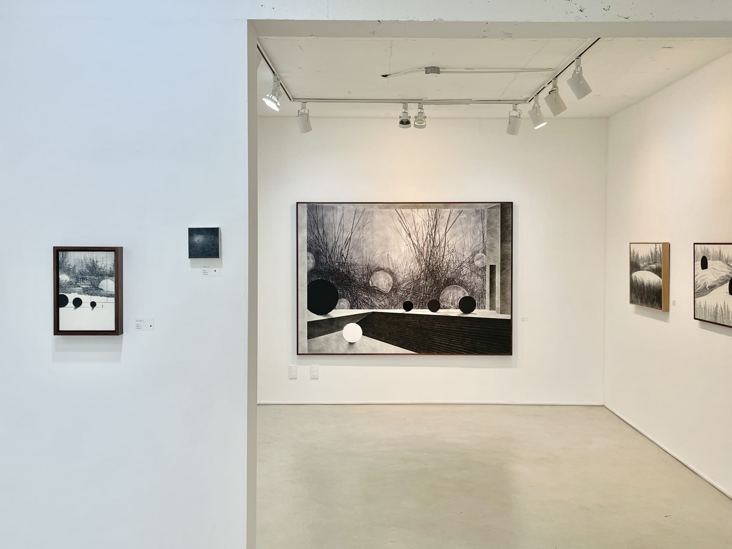 WHITE | GALLERY MAC