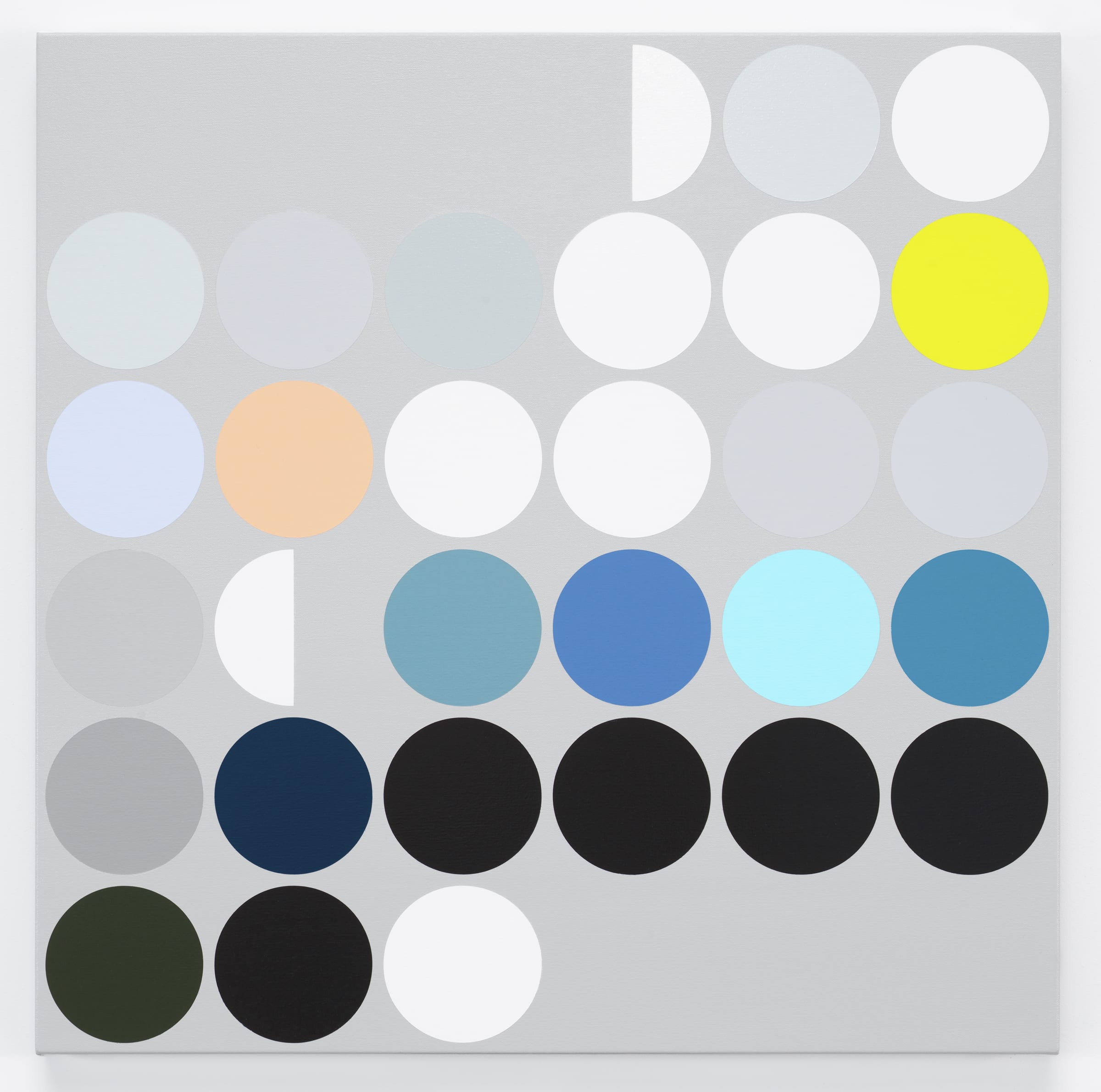 莫里斯认为她的绘画作品跟她的电影作品在风格上是一脉相承的。而她的画作更是利用了明艳色彩的有利因素，赋予了几何图形更强烈的抽象艺术语言。这些作品的灵感来源于城市景观，其创作参考了建筑设计图。莫里斯的画风流畅亦不失精确，她的视觉语言极富戏剧性且情感细腻。在从事这些艺术活动的同时，她还为众多机构和公共空间创作了特定的建筑作品，这其中包括纽约长岛市39大道MTA站（2019）、巴黎东京宫（2015）、不来梅艺术馆（2013）和纽约莱弗大厦（2006）。