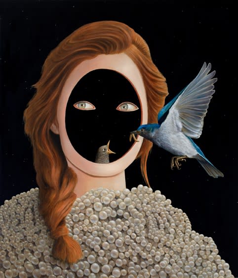 例如在《Longhi女孩》中,兰德斯进行了特有的复杂引用。画面在深邃的黑色背景前以皮埃特罗-隆吉(Pietro Longhi)和雷内-马格里特(René Magritte)的风格为基础,把人们逻辑思维中不相关的客体组织到一起。在这个不合乎逻辑的超现实的画面中,美丽优雅的女孩穿着珍珠华服安静地坐着,她的脸庞变成了宇宙的黑洞。在这黑洞里却住着一只还没有生存能力的幼鸟。它正在用忘却整个世界的眼神盯着母鸟带来的食物。一切是那么庞大,却又那么弱小。这给观者造成了一种即虚幻,同时又触手可及的失重感。画中姑娘那双住着灵魂,且布满血丝的眼睛略带惊慌和疲惫地看向右边。虽然没有任何情节,但它们却讲述着引人遐想的故事。画面中各种元素互无关联,自成一个小宇宙,但又神秘而优美地聚合在一起。