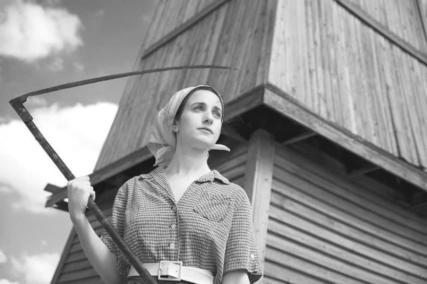 Jüdische Allgemeine: 'Yael Bartana: Die Erlöserin spricht Hebräisch'