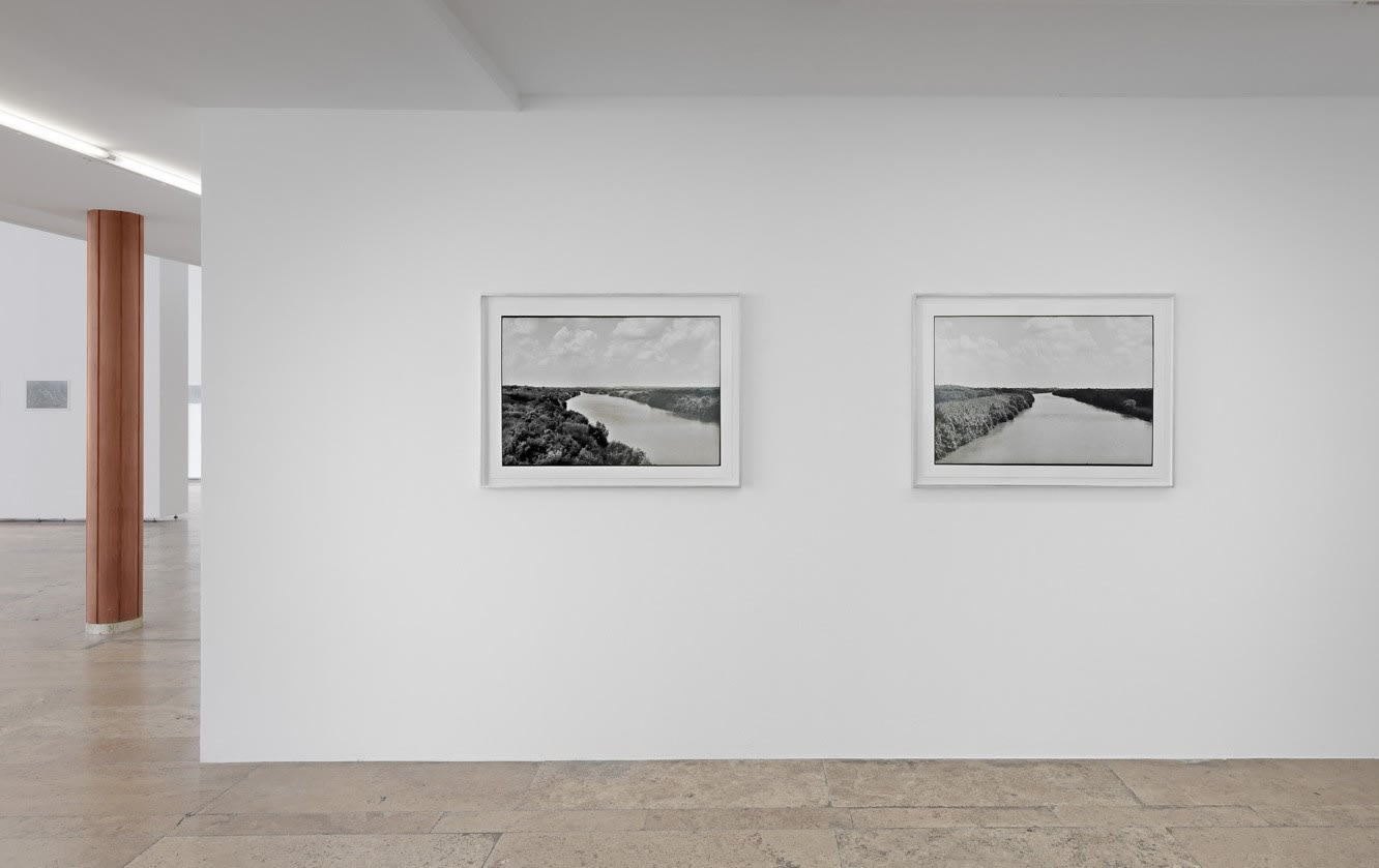 Installation view, Zoe Leonard, A View from the Levee, Capitain Petzel, Berlin, 2022. © Zoe Leonard. Courtesy Galerie Gisela Capitain, Cologne. Ph: Gunter Lepkowski