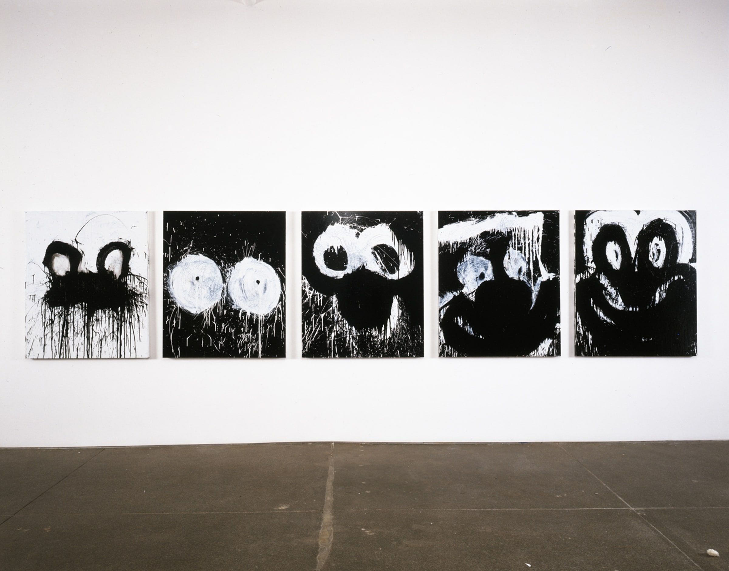 乔伊斯-彭萨托(1941年-2019年)一生都在纽约生活和工作,并于2007年在Petzel画廊举办了她的首次个展。在她的职业生涯后期取得了成功,此后她在世界各地的机构广泛展出,其中包括纽约惠特尼美国艺术博物馆(2017年)、芝加哥当代艺术博物馆(2016年)、因斯布鲁克美术馆(2016年)、沃斯堡现代艺术博物馆(2015年)、休斯顿当代艺术博物馆(2014年)、亚特兰大高等艺术博物馆(2014年)、巴黎蓬皮杜中心(2013年)、圣莫尼卡艺术博物馆(2013年)、圣路易斯当代艺术博物馆(2013年)、旧金山现代艺术博物馆(2000年)。路易斯(2013年)、旧金山现代艺术博物馆(2000年),以及其他更多的机构。