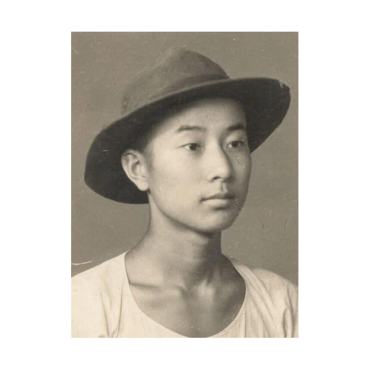 1932 Liu Kuo-sung born May 31 (lunar calendar: April 26) in Bangbu, Anhui province, China. Ancestral home is Qingzhou, Shandong...