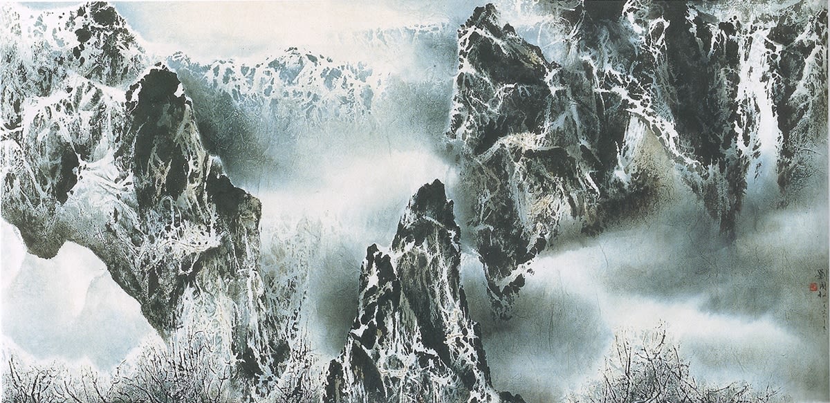 Between Cold Clouds and Snow Mountains 寒雲與雪山的遊戲 1968–1993 Ink and color on paper 92 × 185 cm