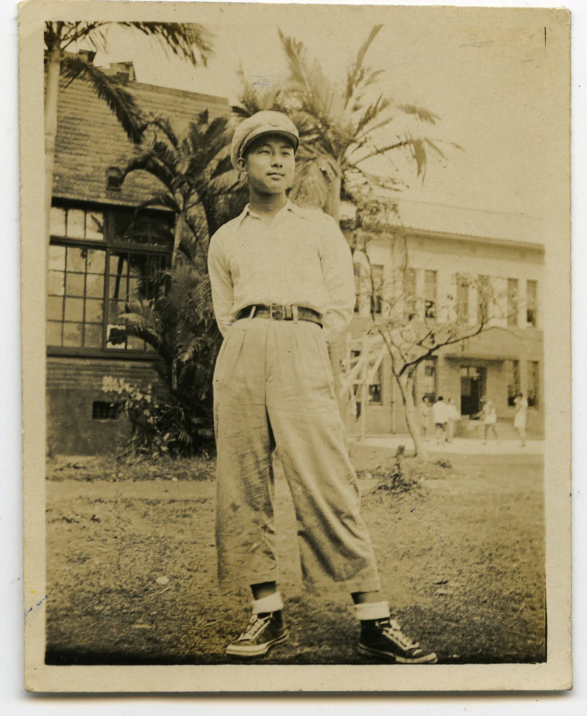 1932 Liu Kuo-sung born May 31 (lunar calendar: April 26) in Bangbu, Anhui province, China. Ancestral home is Qingzhou, Shandong...