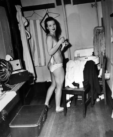 Weegee, Stripper in a Dressing Room, 1948 - Artwork 35672 | Jackson Fine Art