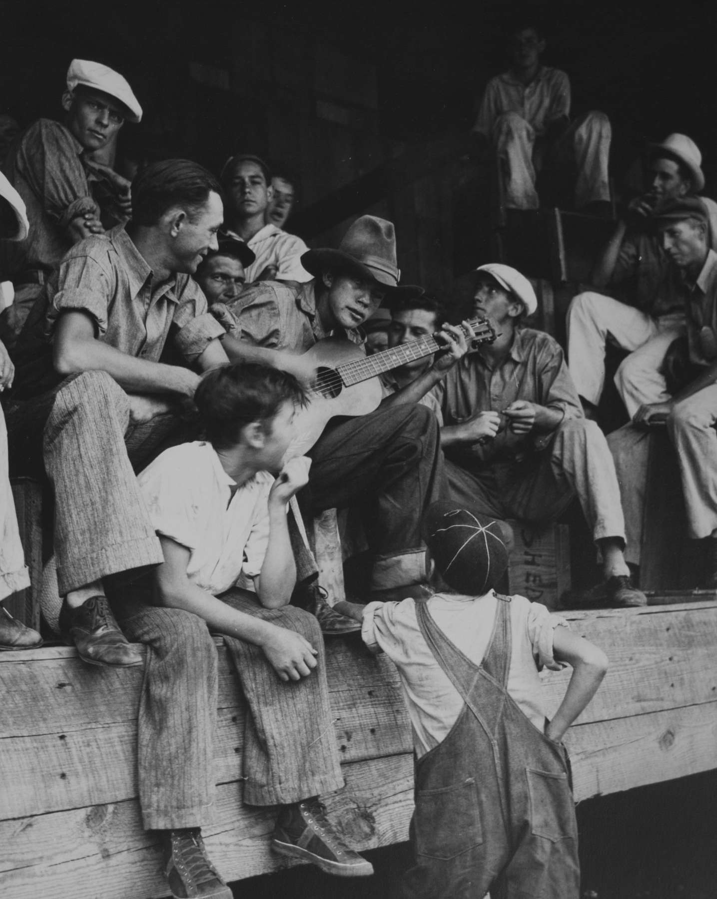 Eudora Welty Twenty Photographs Portfolio: Tomato Packers' Recess, 1936