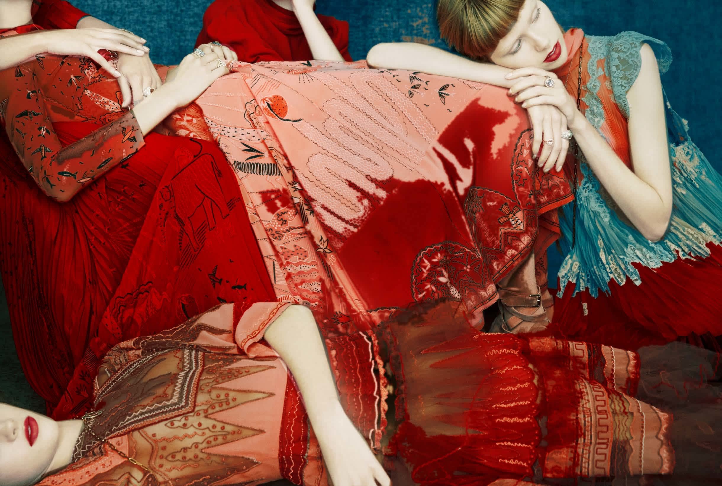 Valentino Laid Down, The Tapestry