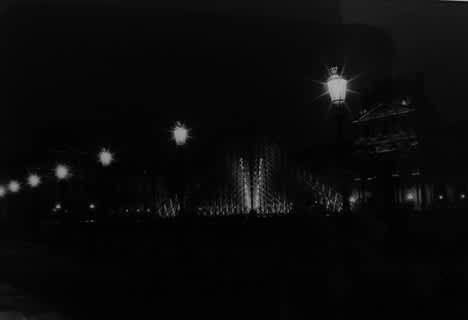 Lynn Saville, Pyramid at the Louvres, Paris, 1999