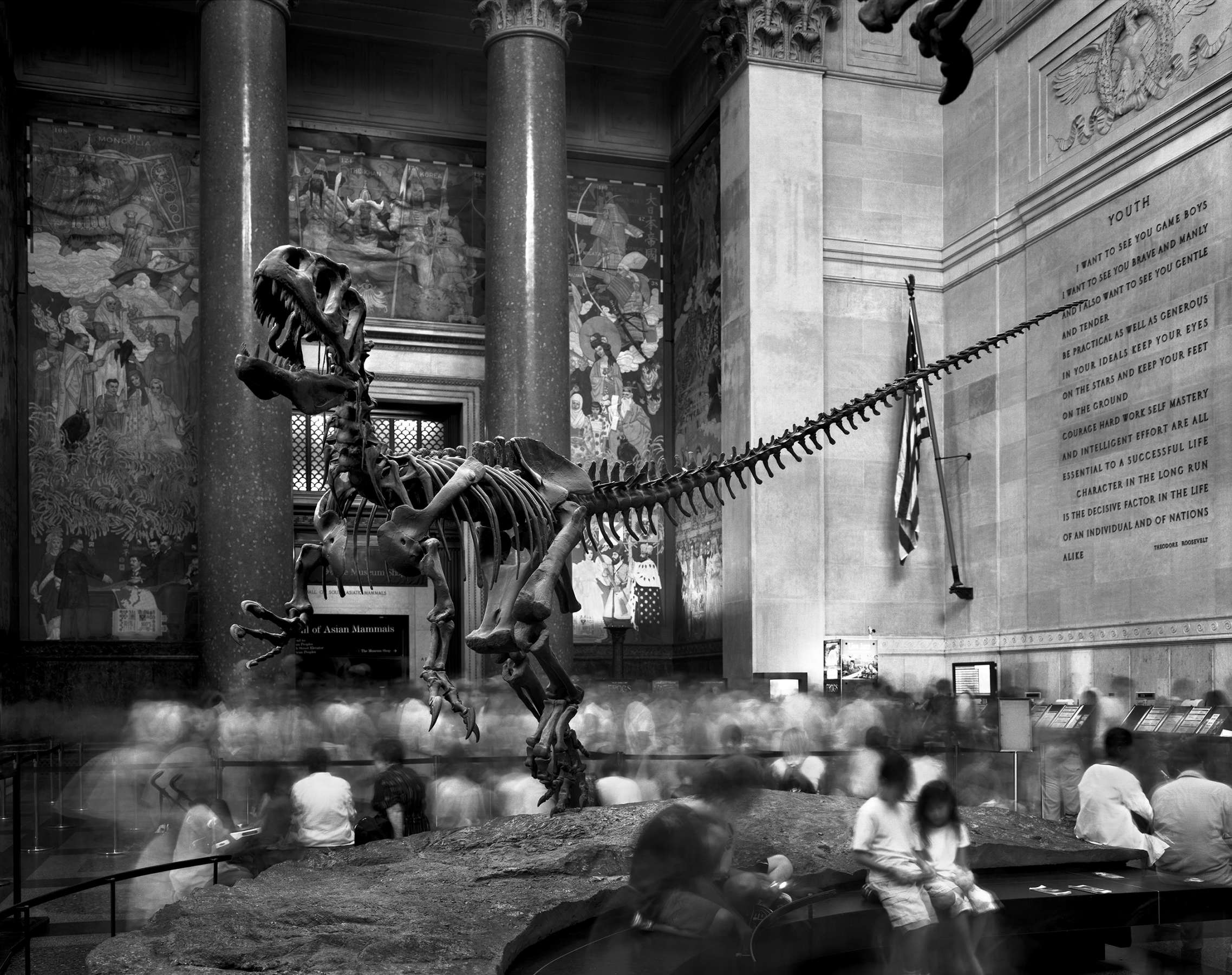 Dinosaur Coming to Life, Museum of Natural History, NYC, 2004 (TV04084)