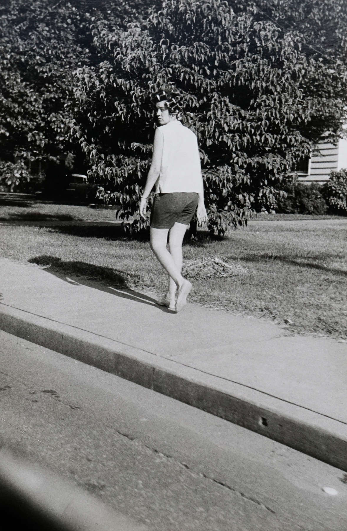 William Eggleston: Black and White to Color, Untitled (girl