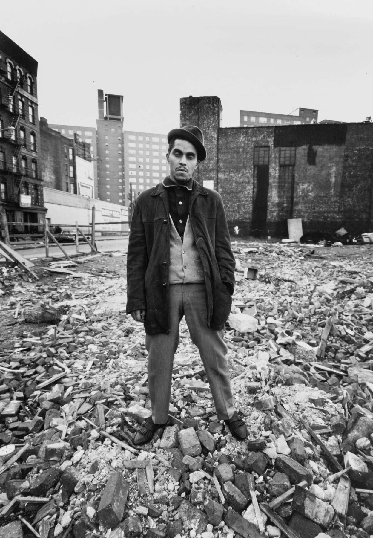 Bruce Davidson, Unaltd, East 100th Street, New York, 1966
