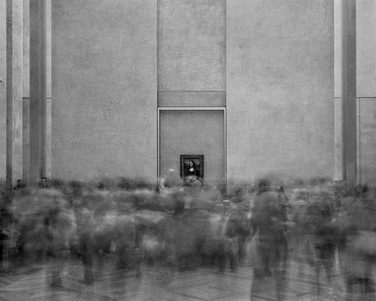 Looking at La Joconde, Salle des Etats, Le Louvre