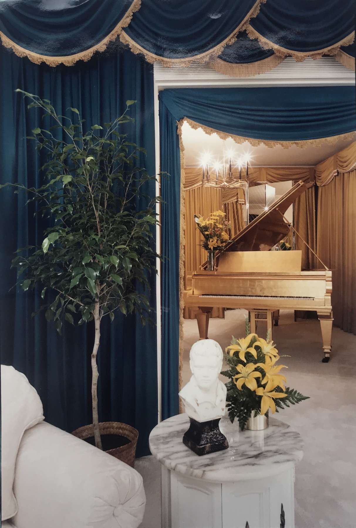 William Eggleston, Untitled, Graceland, Memphis, Tennessee, 1982