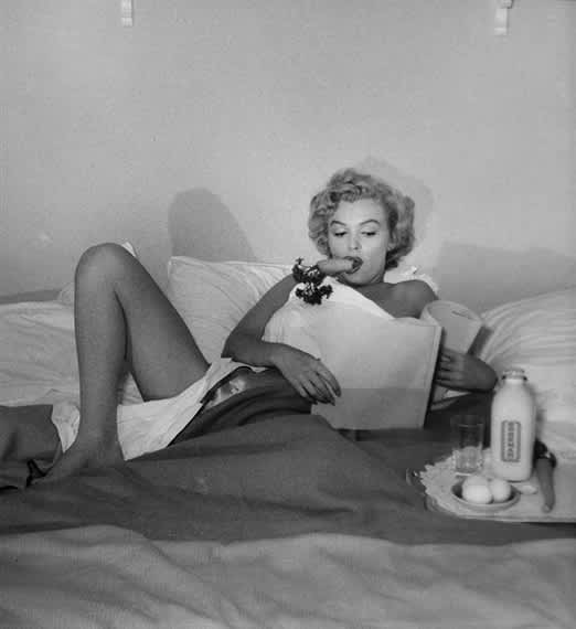 Marilyn Monroe, Breakfast in Bed