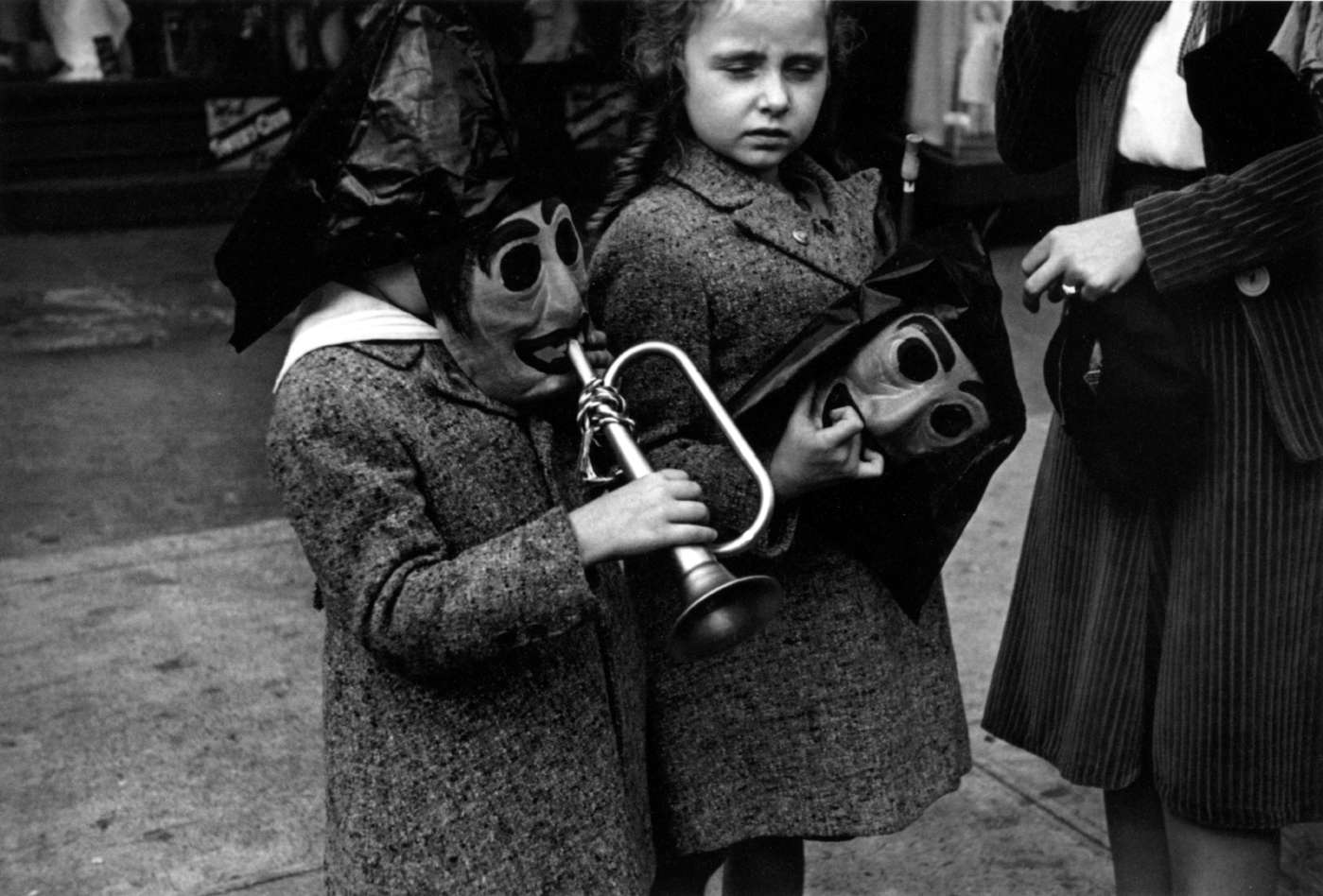 Helen Levitt, New York, (Masks and Trumpet), 1940