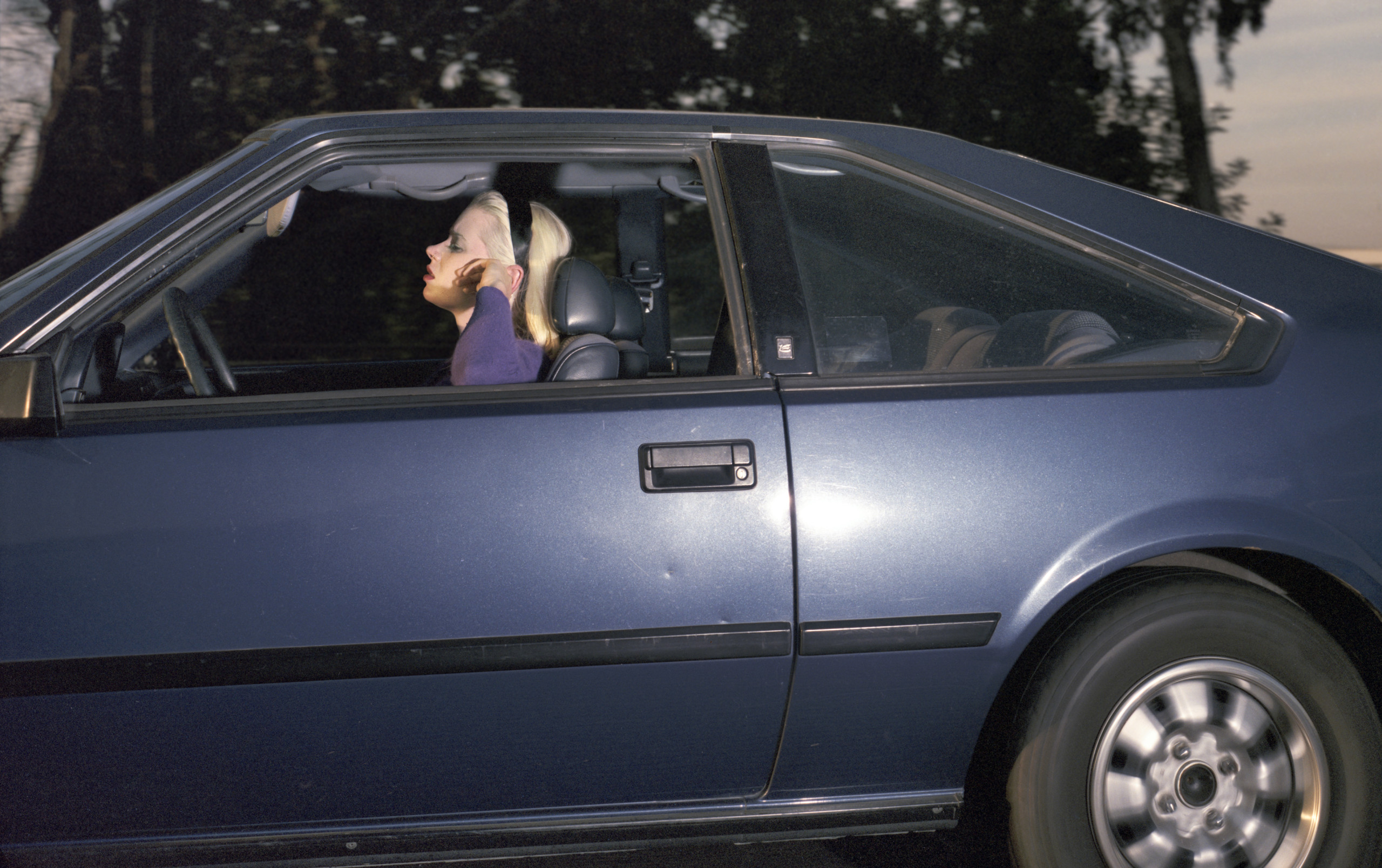 Woman gliding southeast at 64 mph on U.S. Route 101 near Santa Barbara at 4:39 p.m. sometime in March 1990